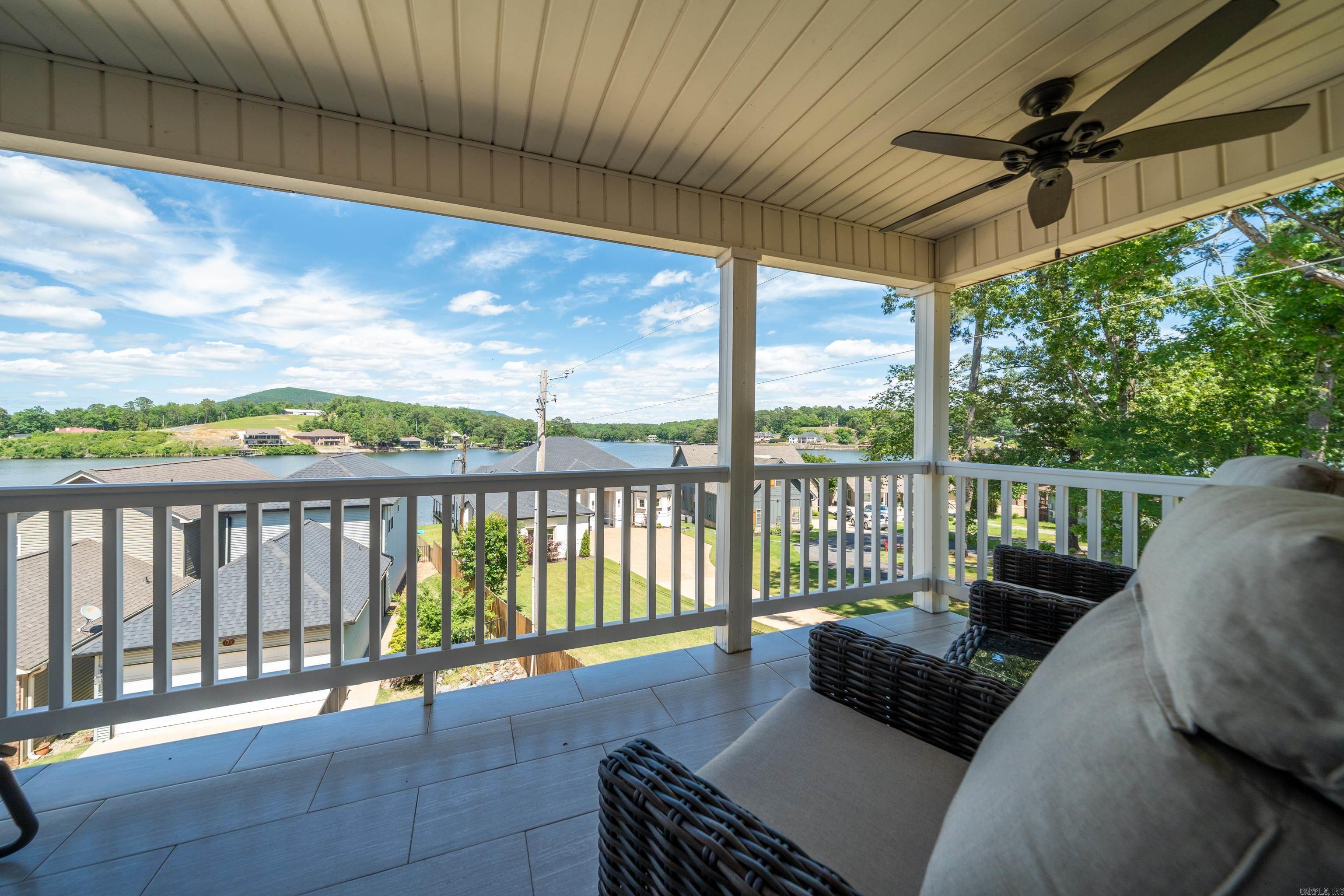 102 Eagle View Point