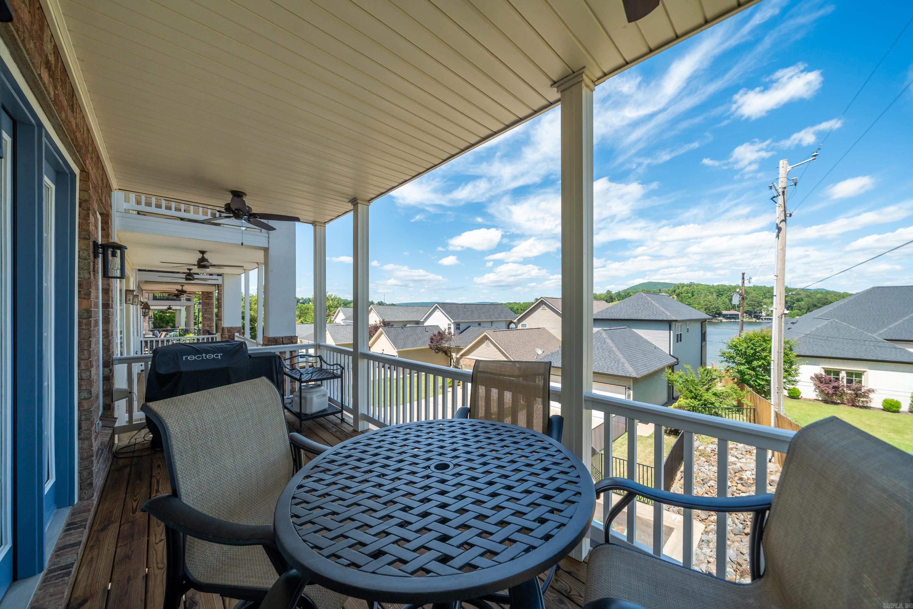 102 Eagle View Point