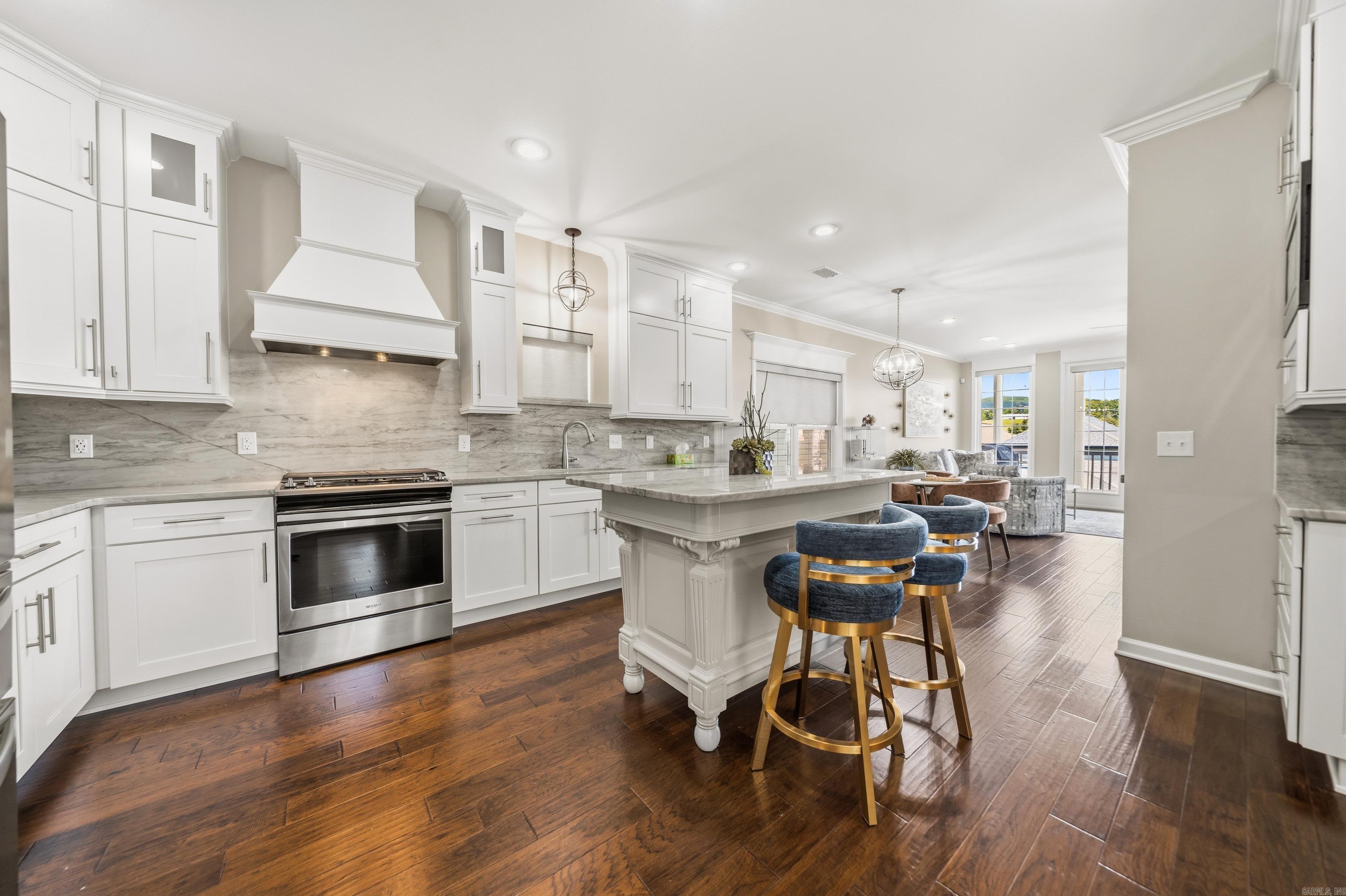 102 Eagle View Point