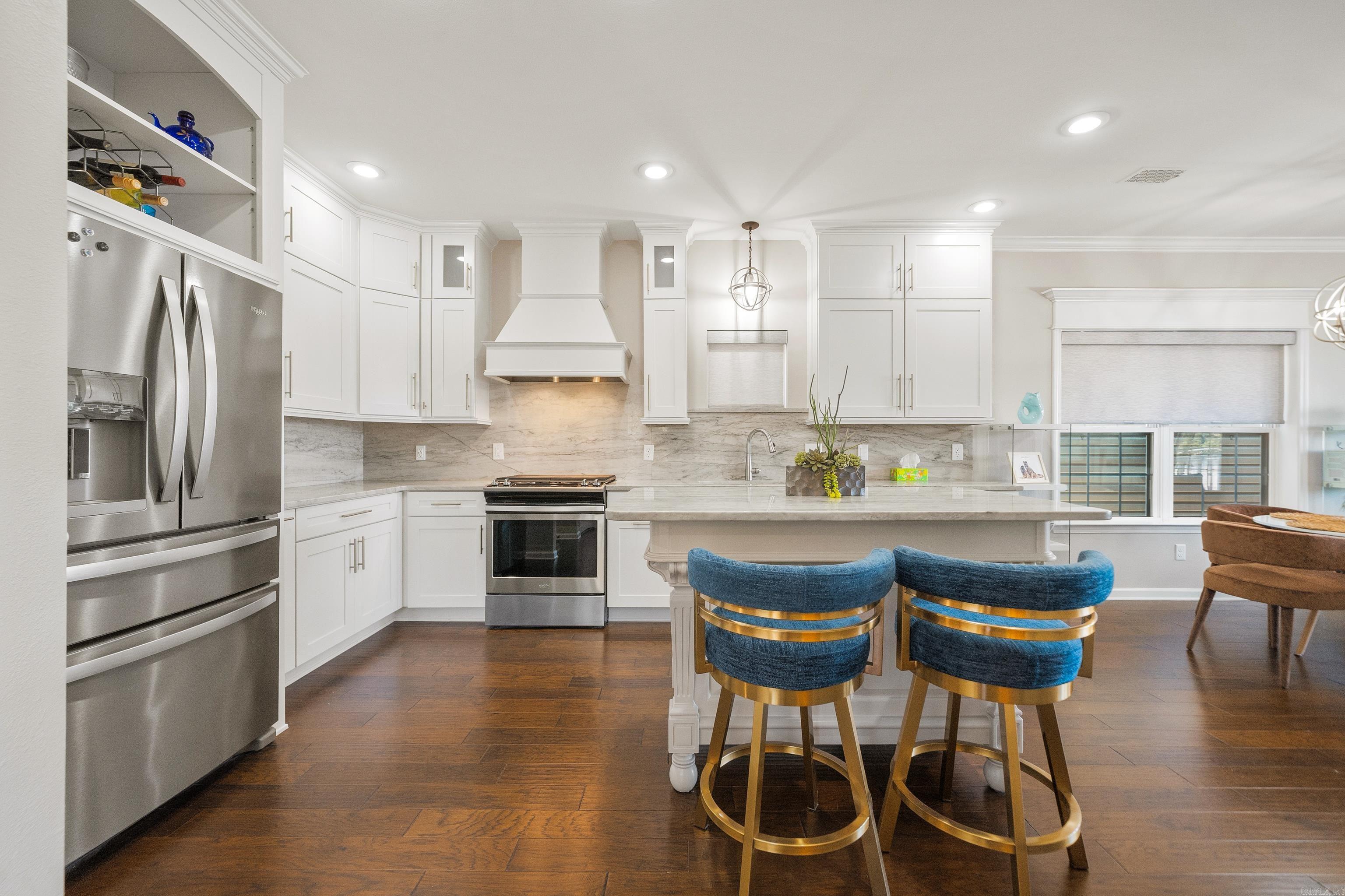 102 Eagle View Point