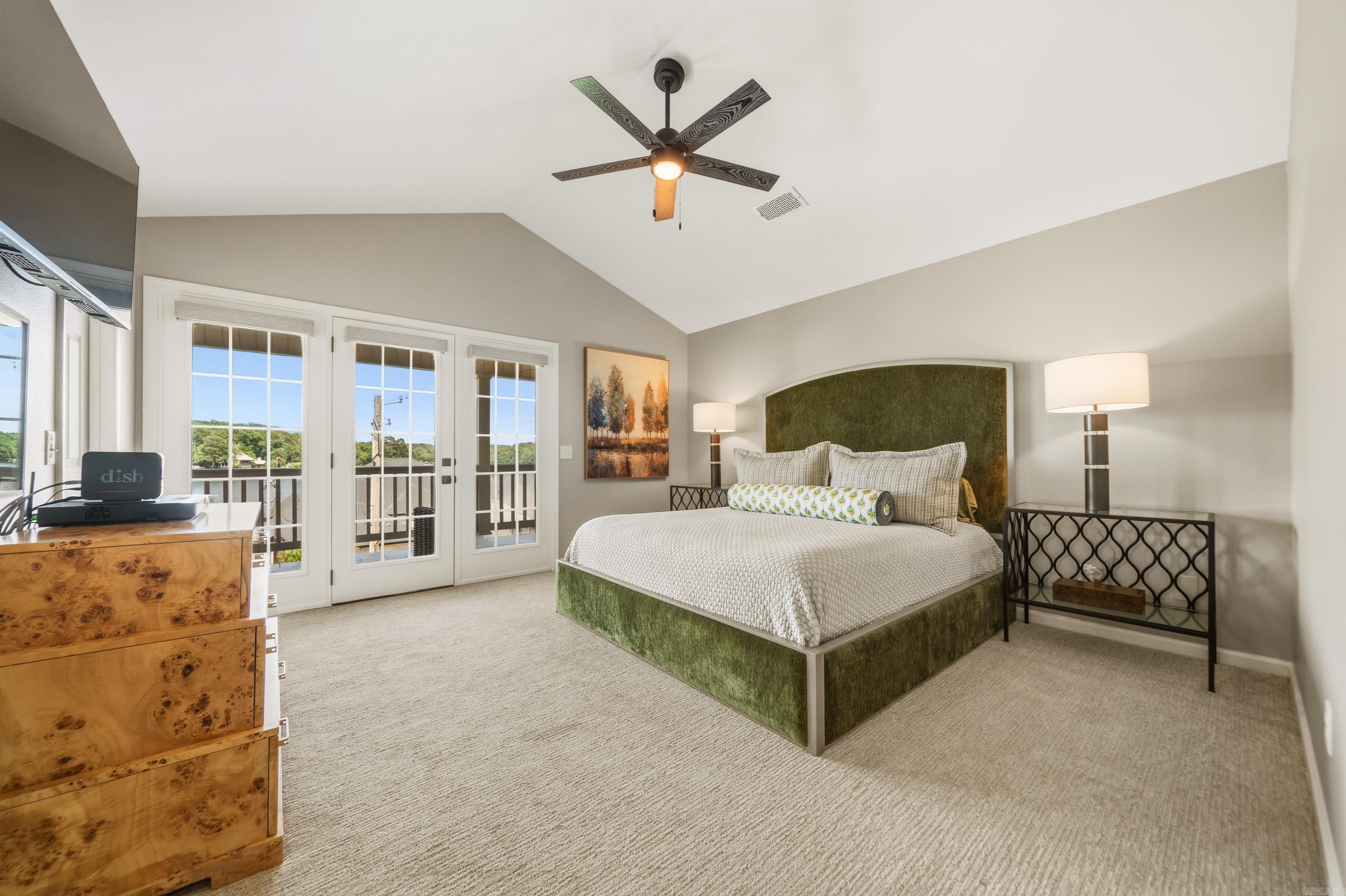 102 Eagle View Point