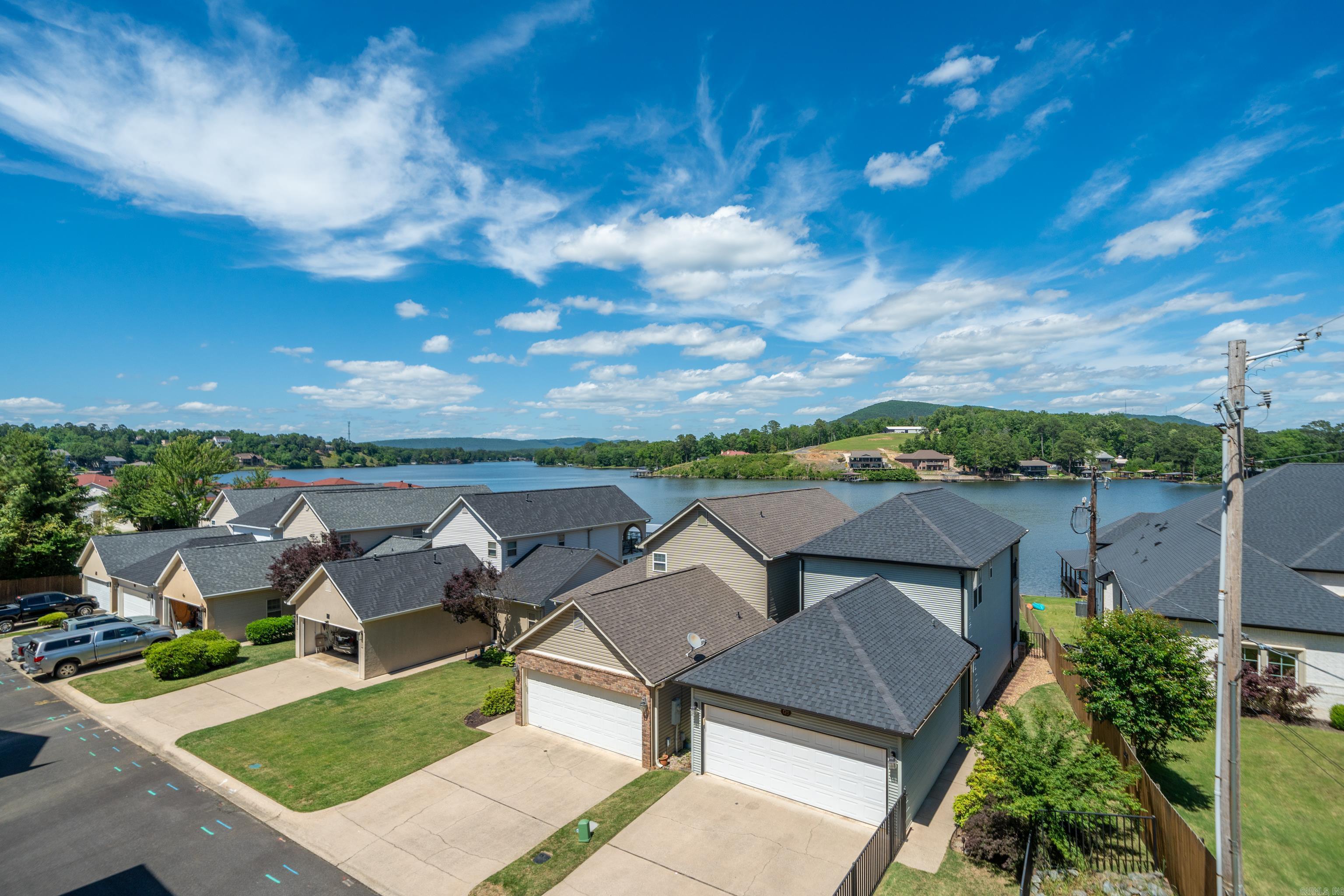 102 Eagle View Point
