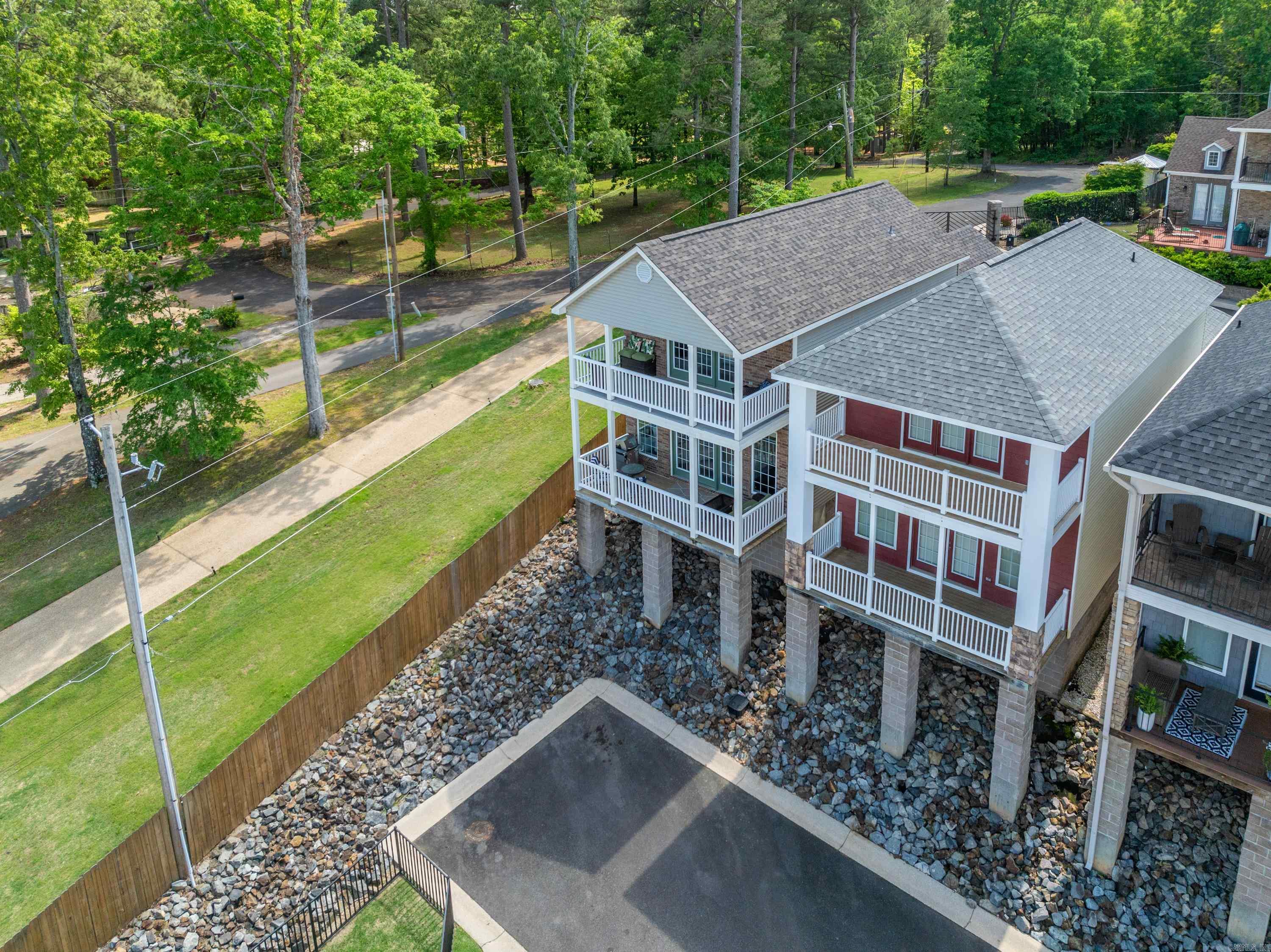 102 Eagle View Point