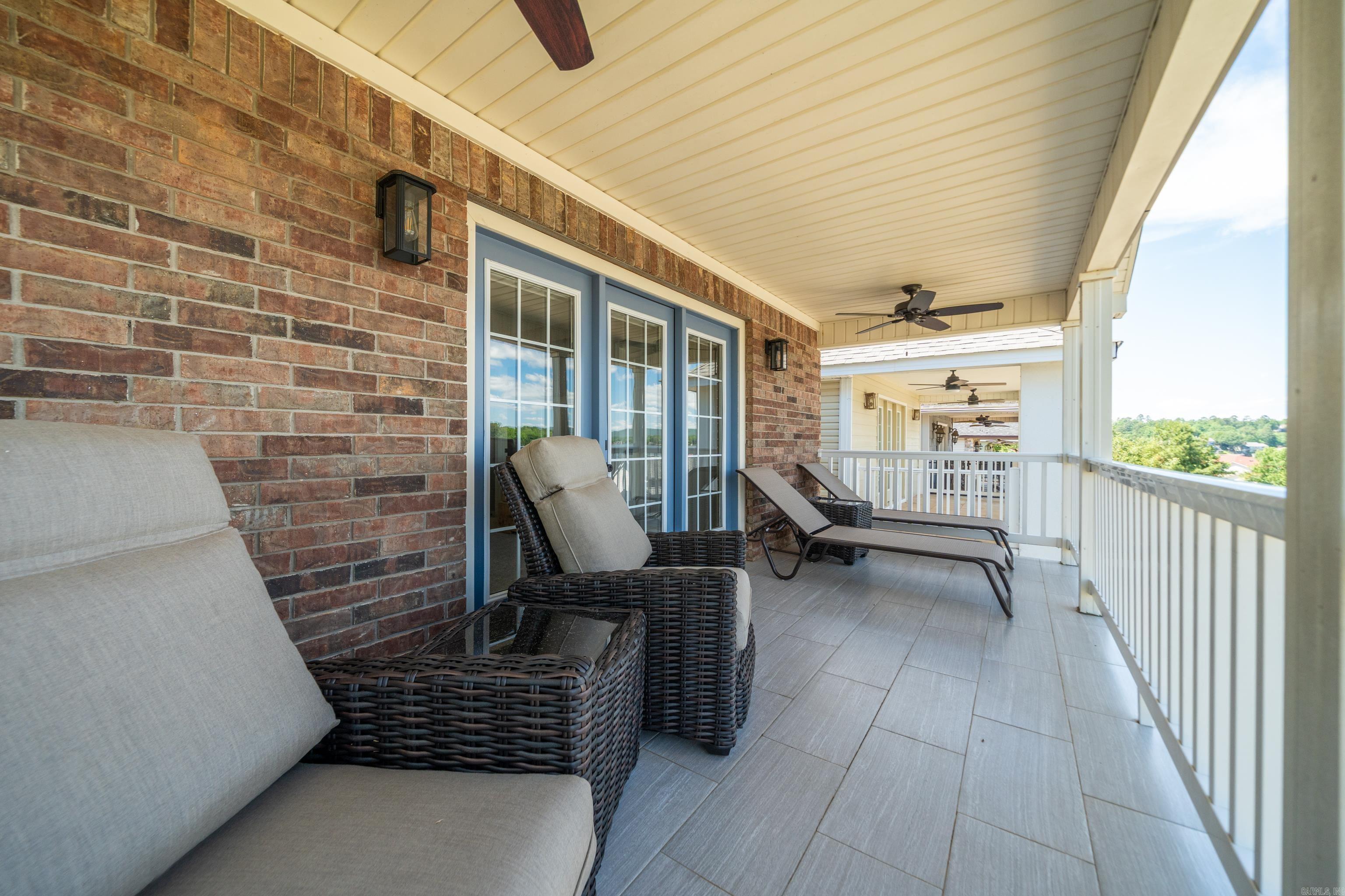 102 Eagle View Point