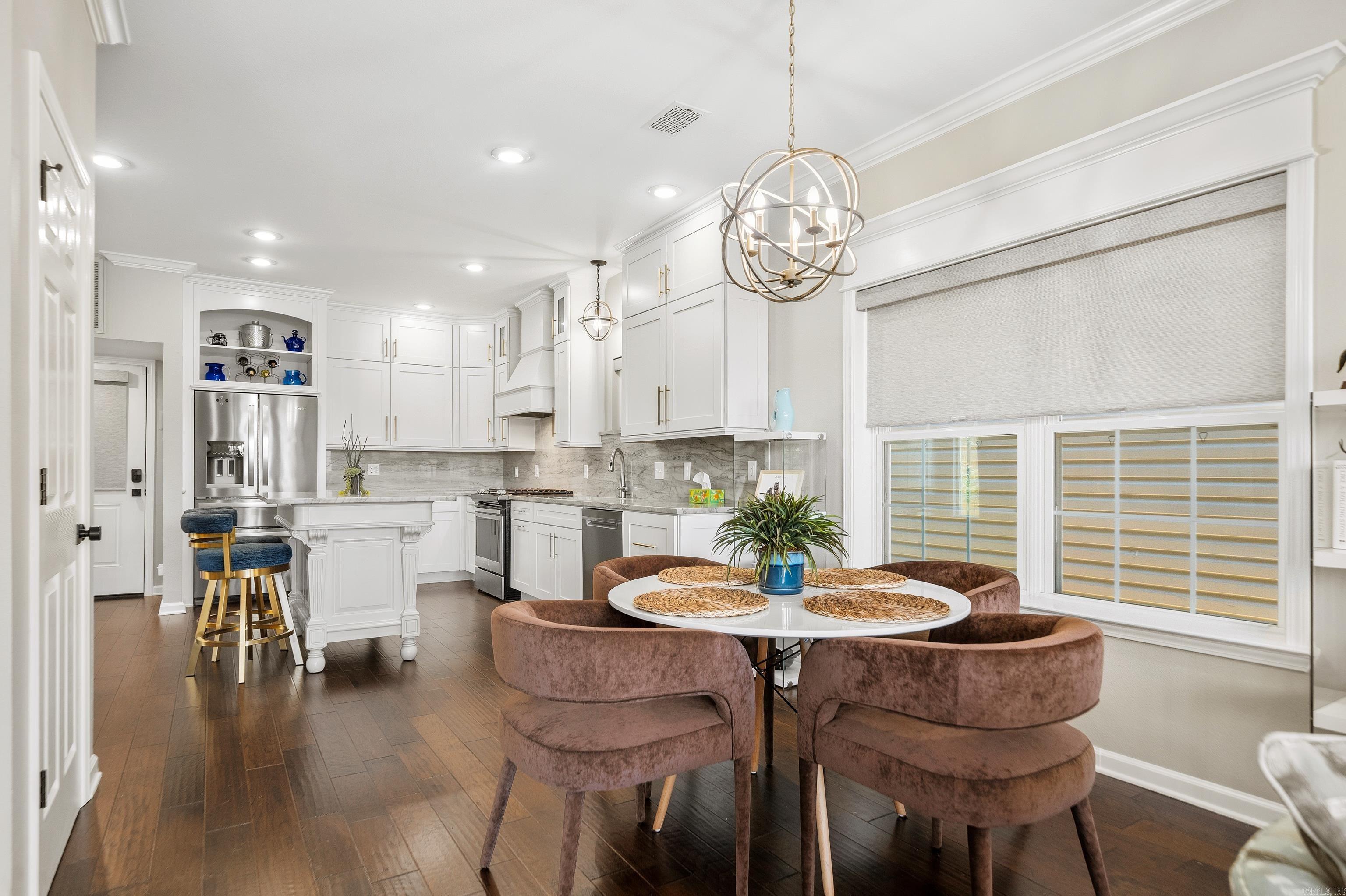 102 Eagle View Point