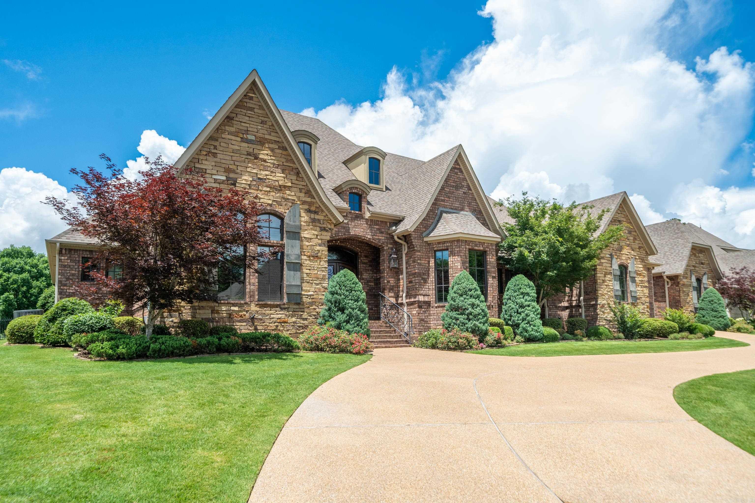 352 Arlington Park Court