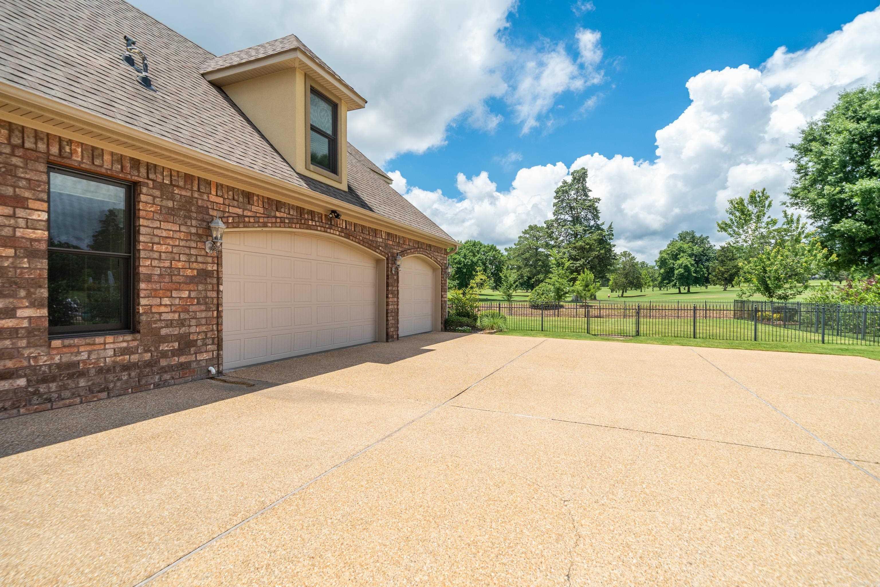 352 Arlington Park Court