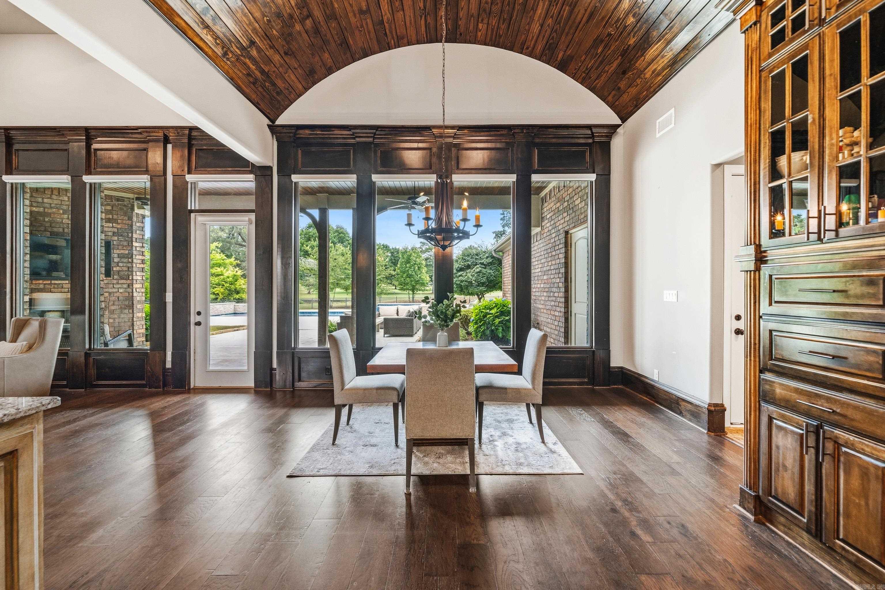 352 Arlington Park Court