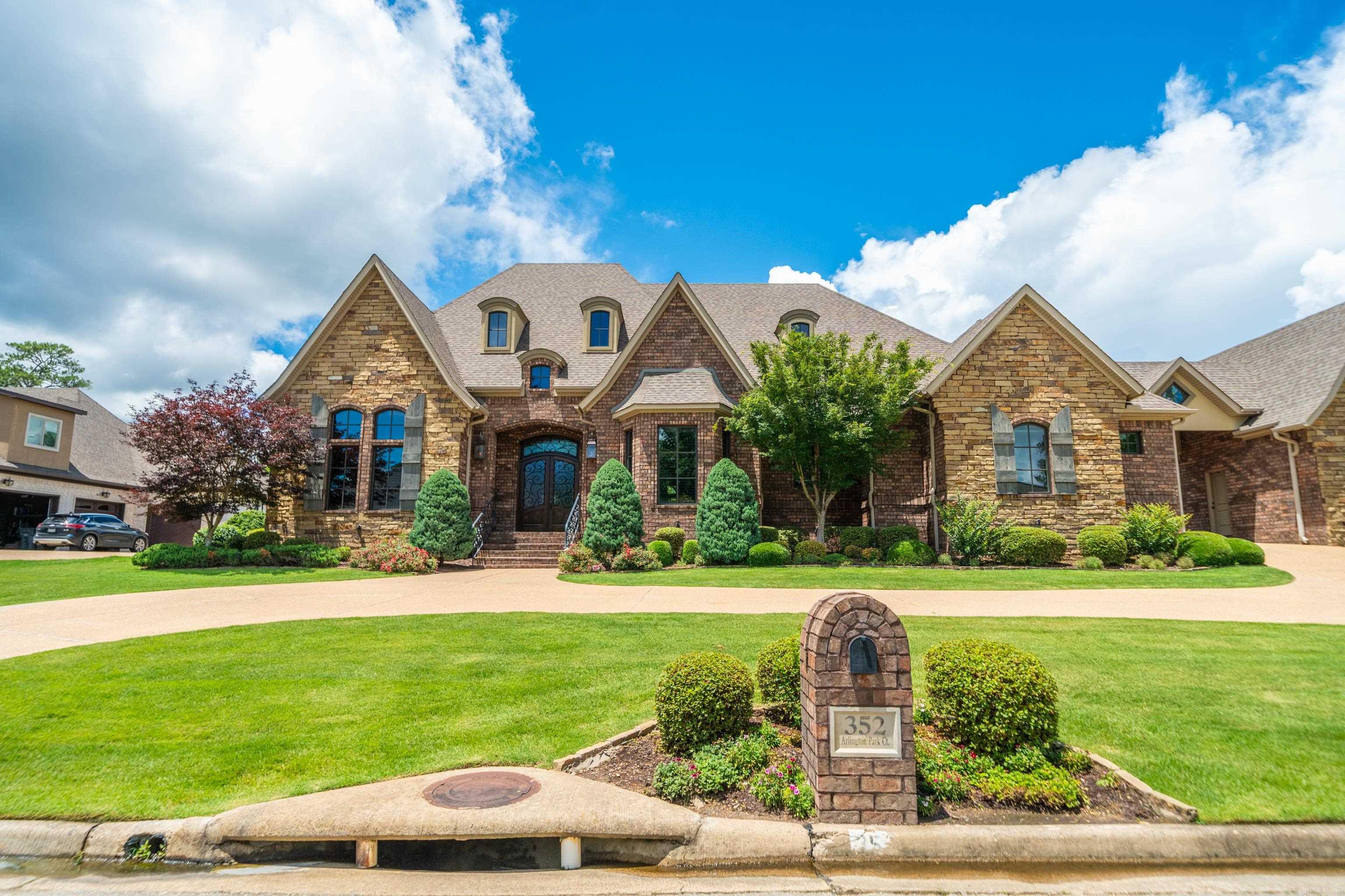352 Arlington Park Court