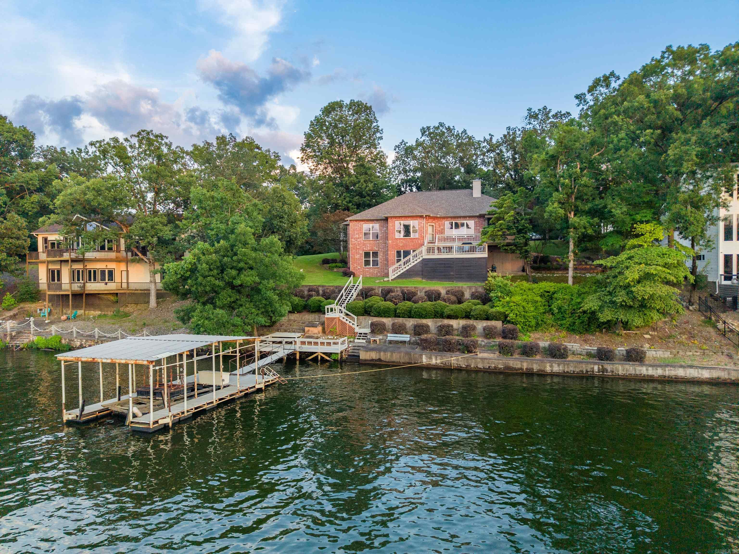 370 Chappel Hill