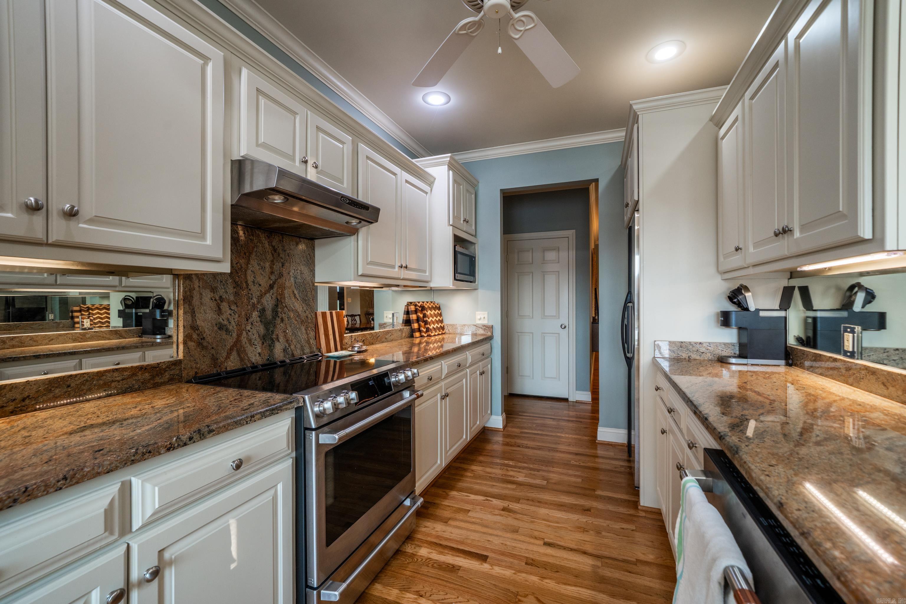 370 Chappel Hill