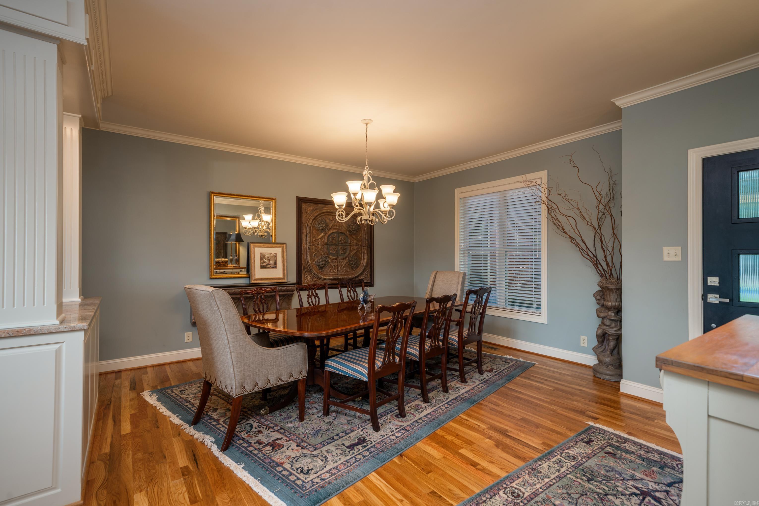 370 Chappel Hill