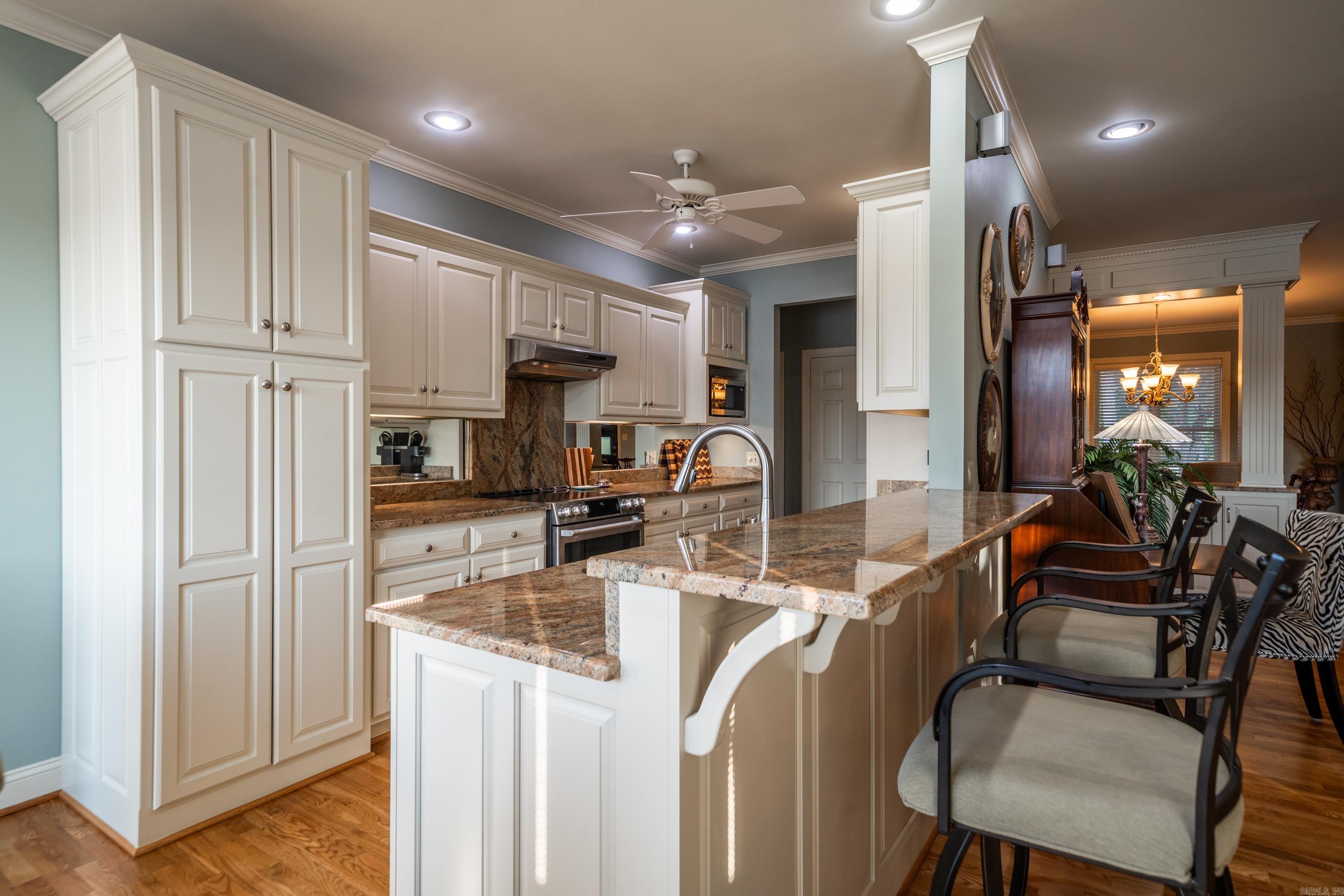 370 Chappel Hill