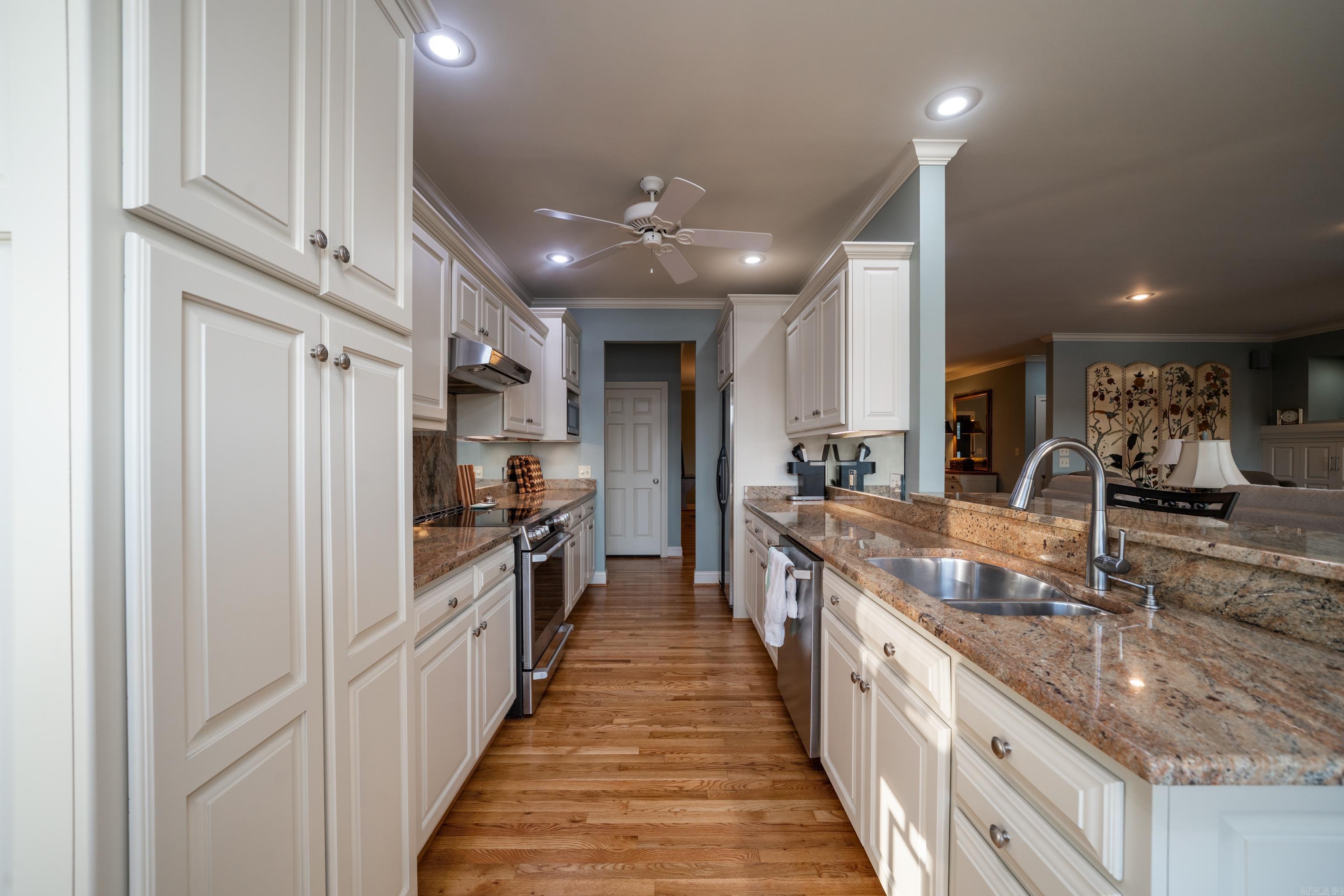 370 Chappel Hill
