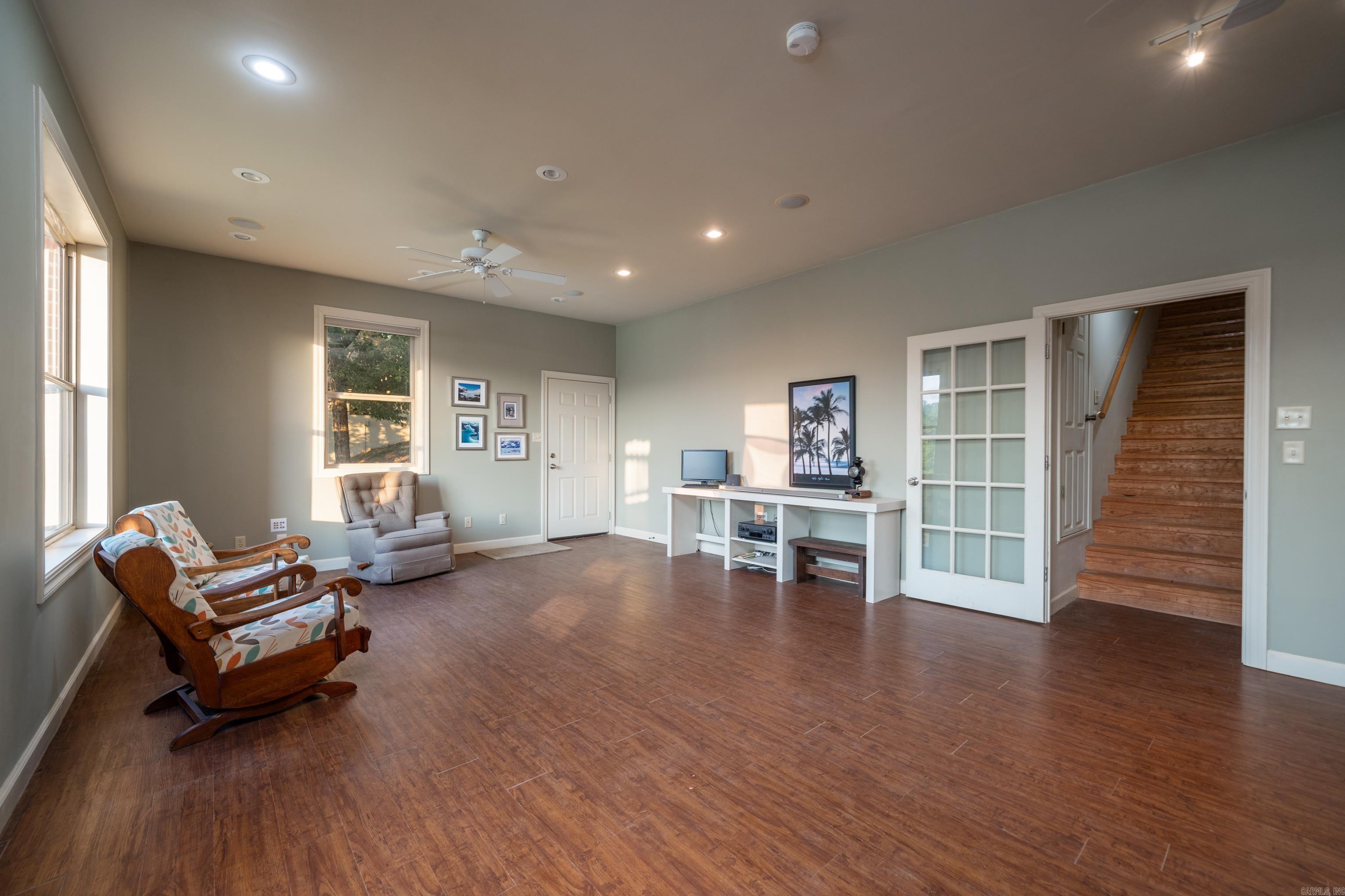 370 Chappel Hill