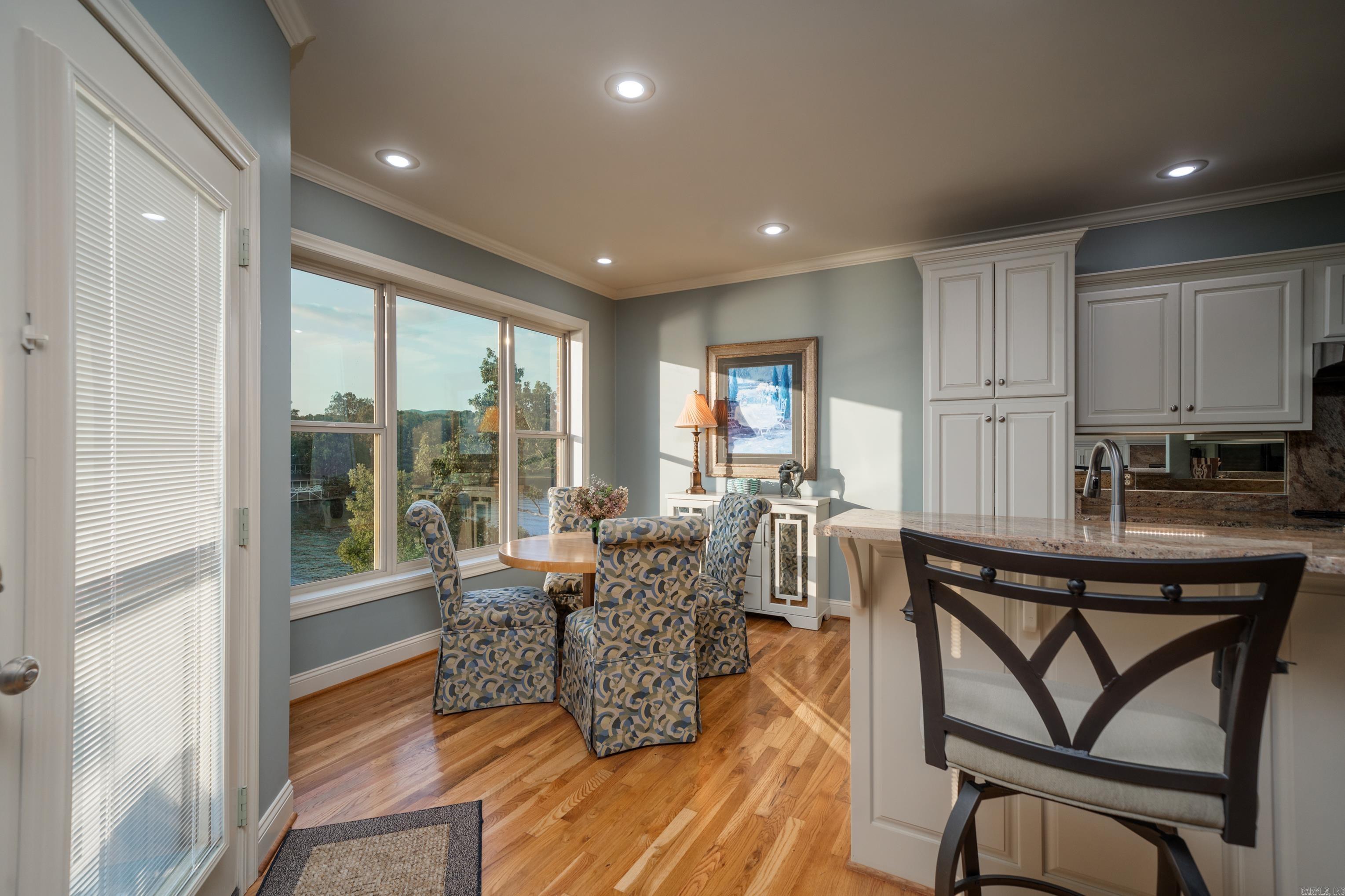 370 Chappel Hill
