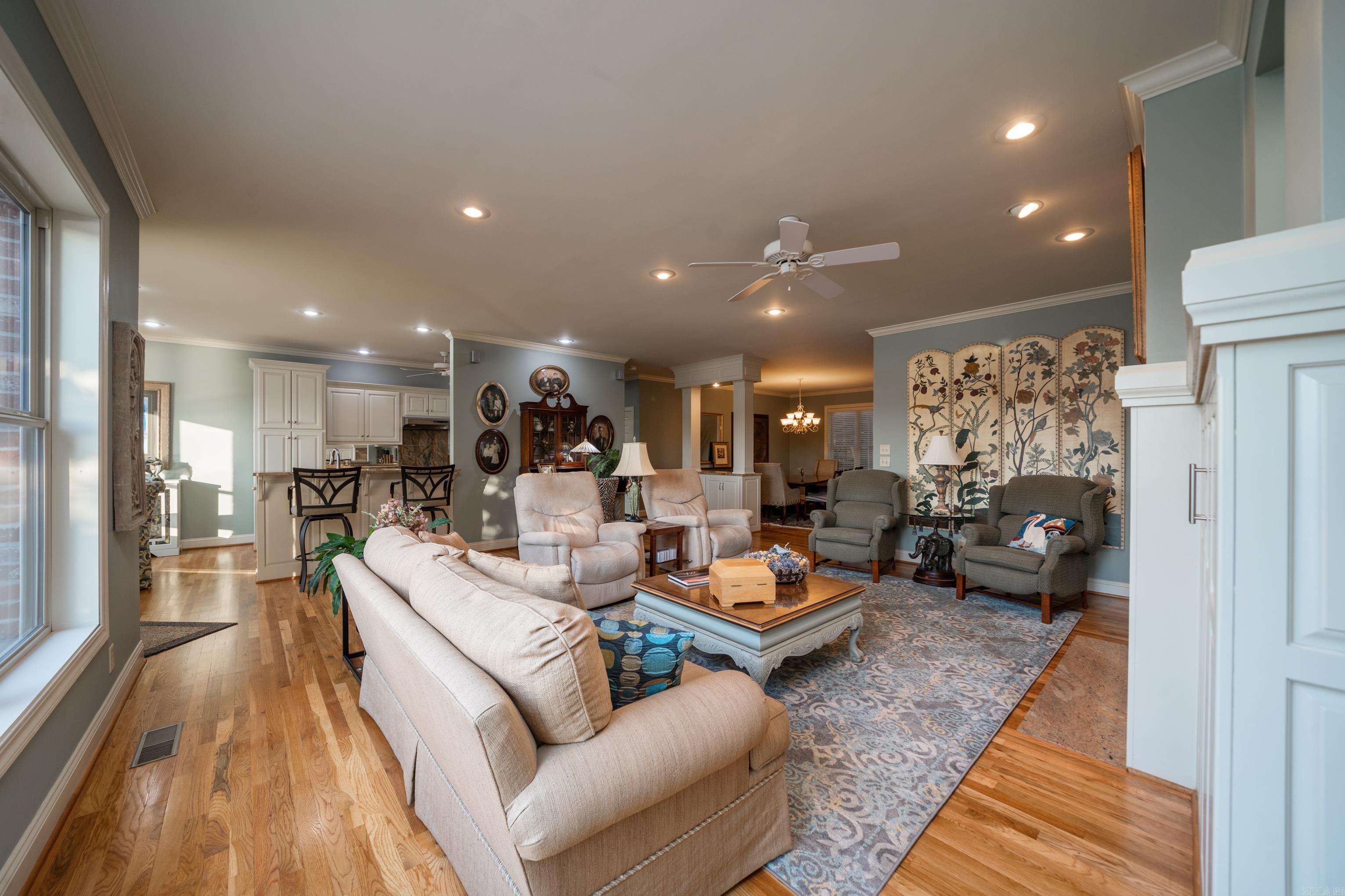 370 Chappel Hill