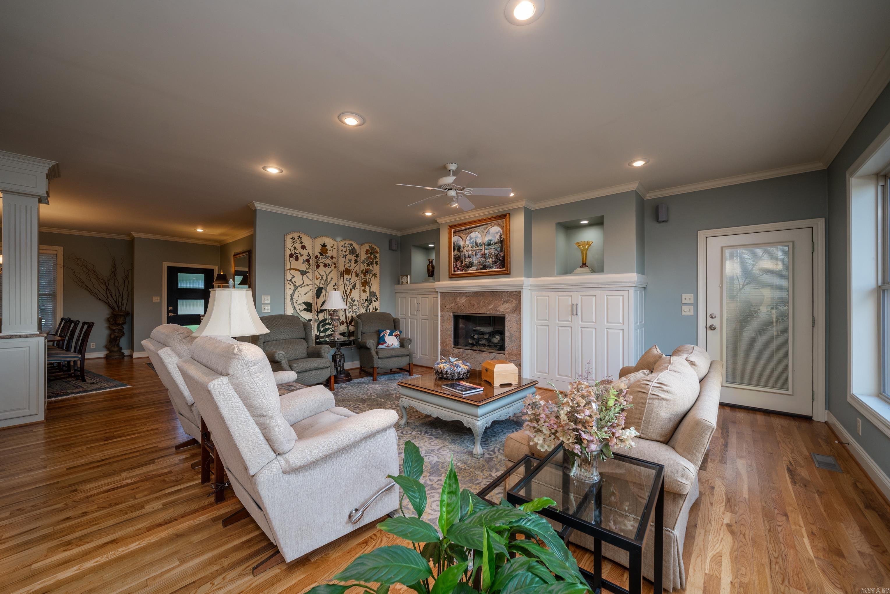 370 Chappel Hill