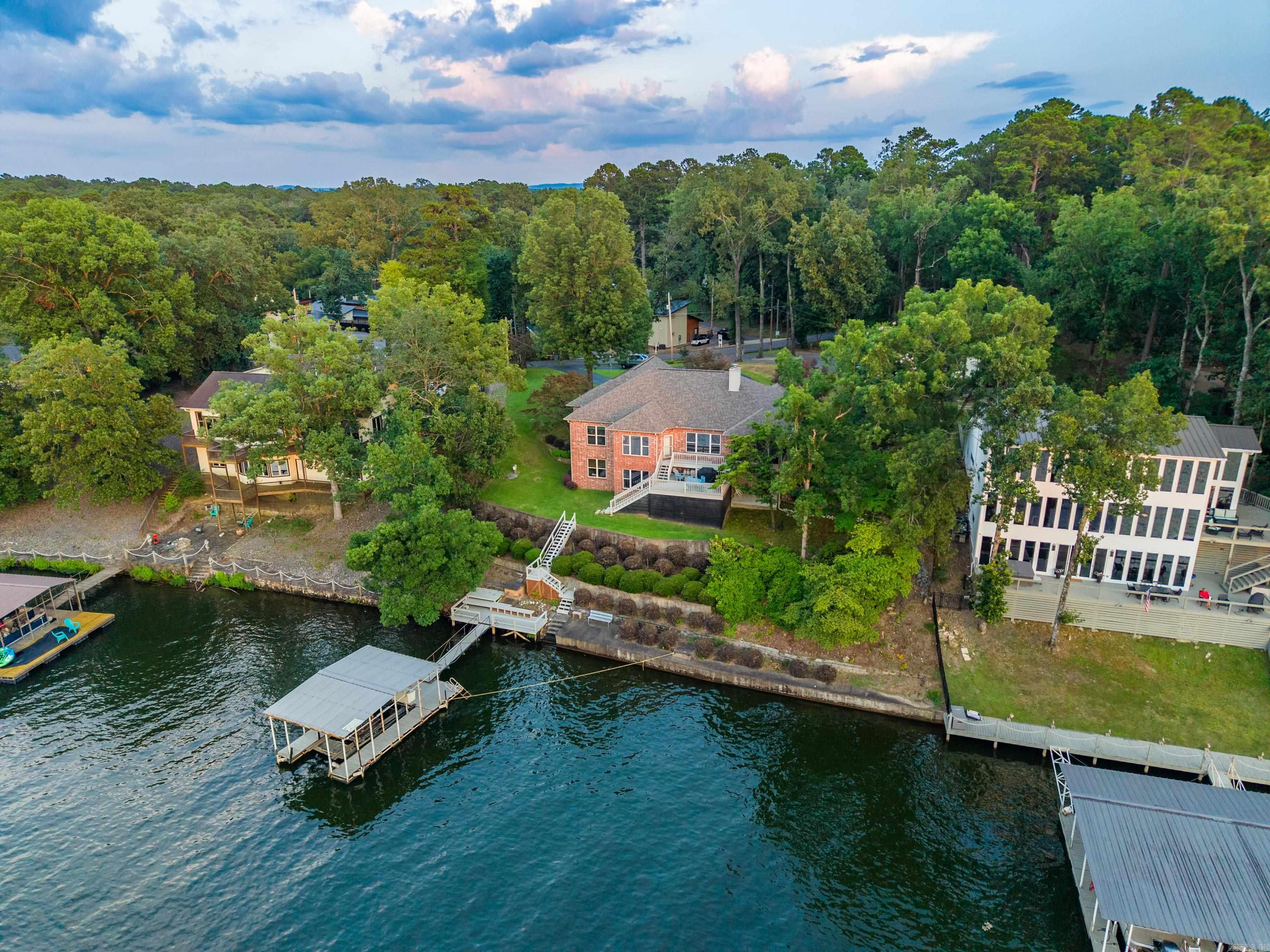 370 Chappel Hill