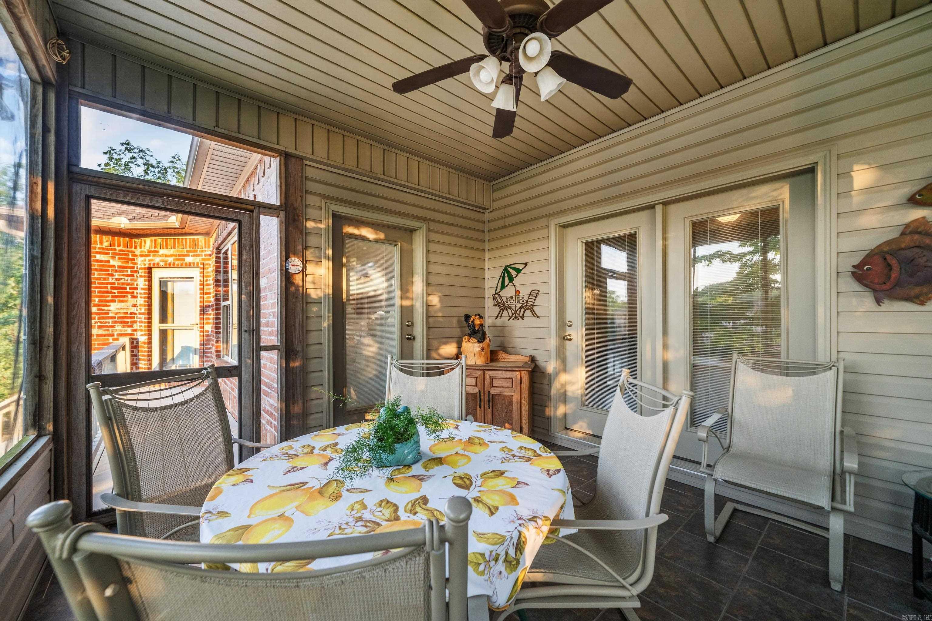 370 Chappel Hill
