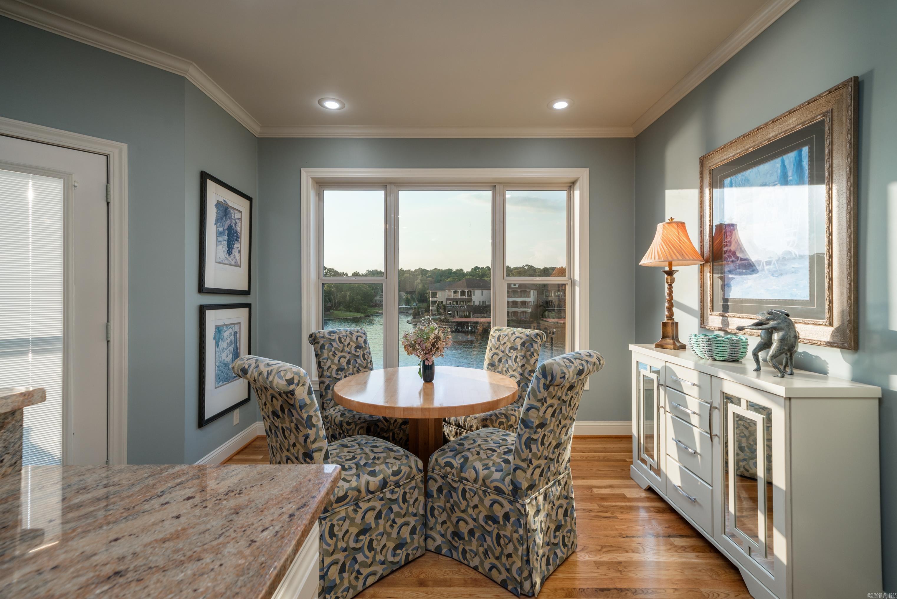 370 Chappel Hill