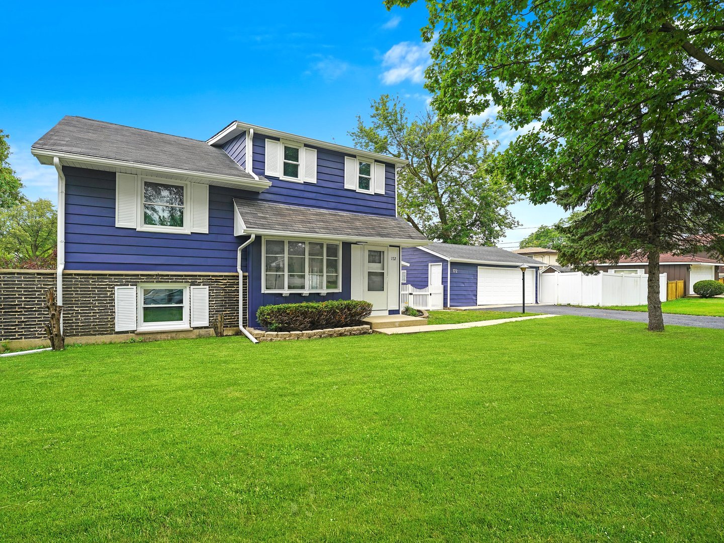 172 E North End Avenue