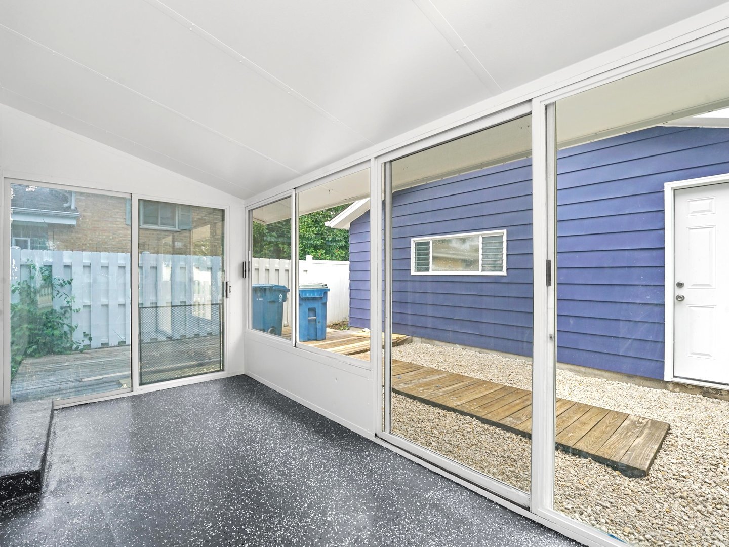 172 E North End Avenue