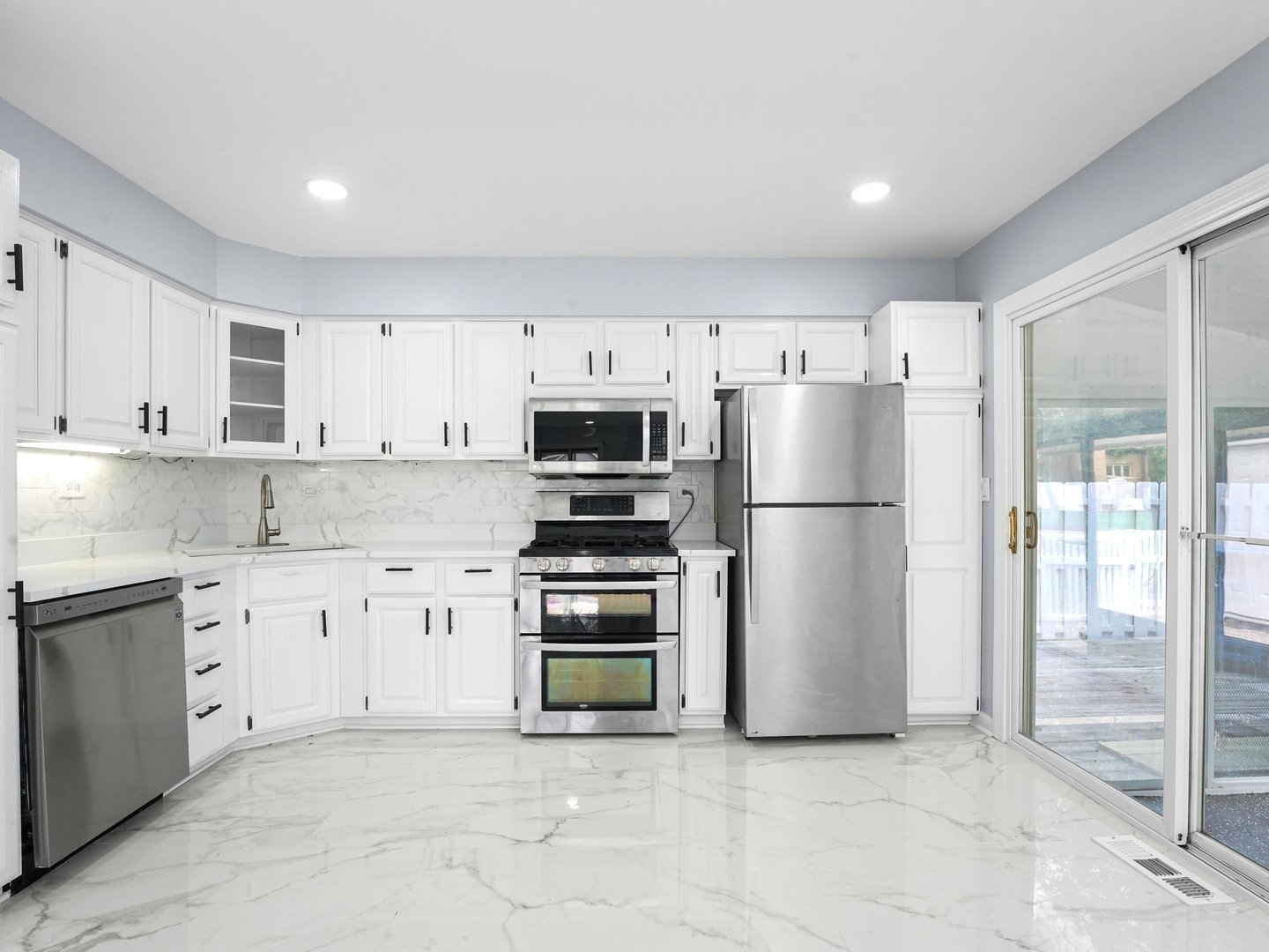 172 E North End Avenue