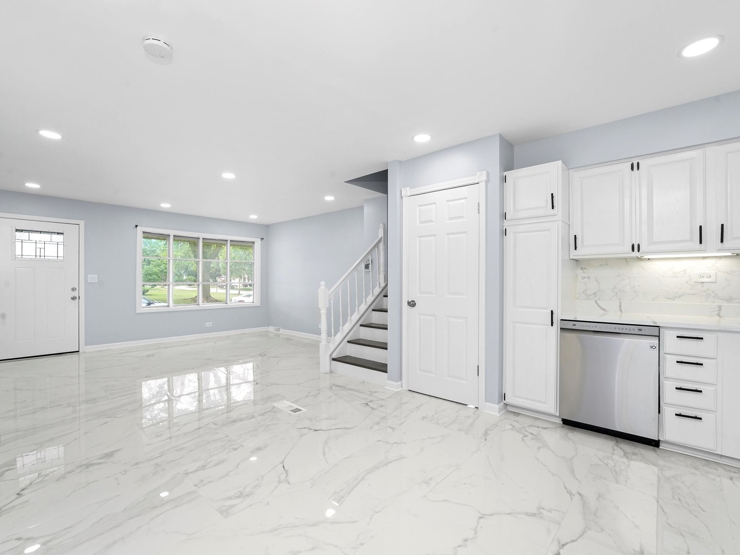 172 E North End Avenue