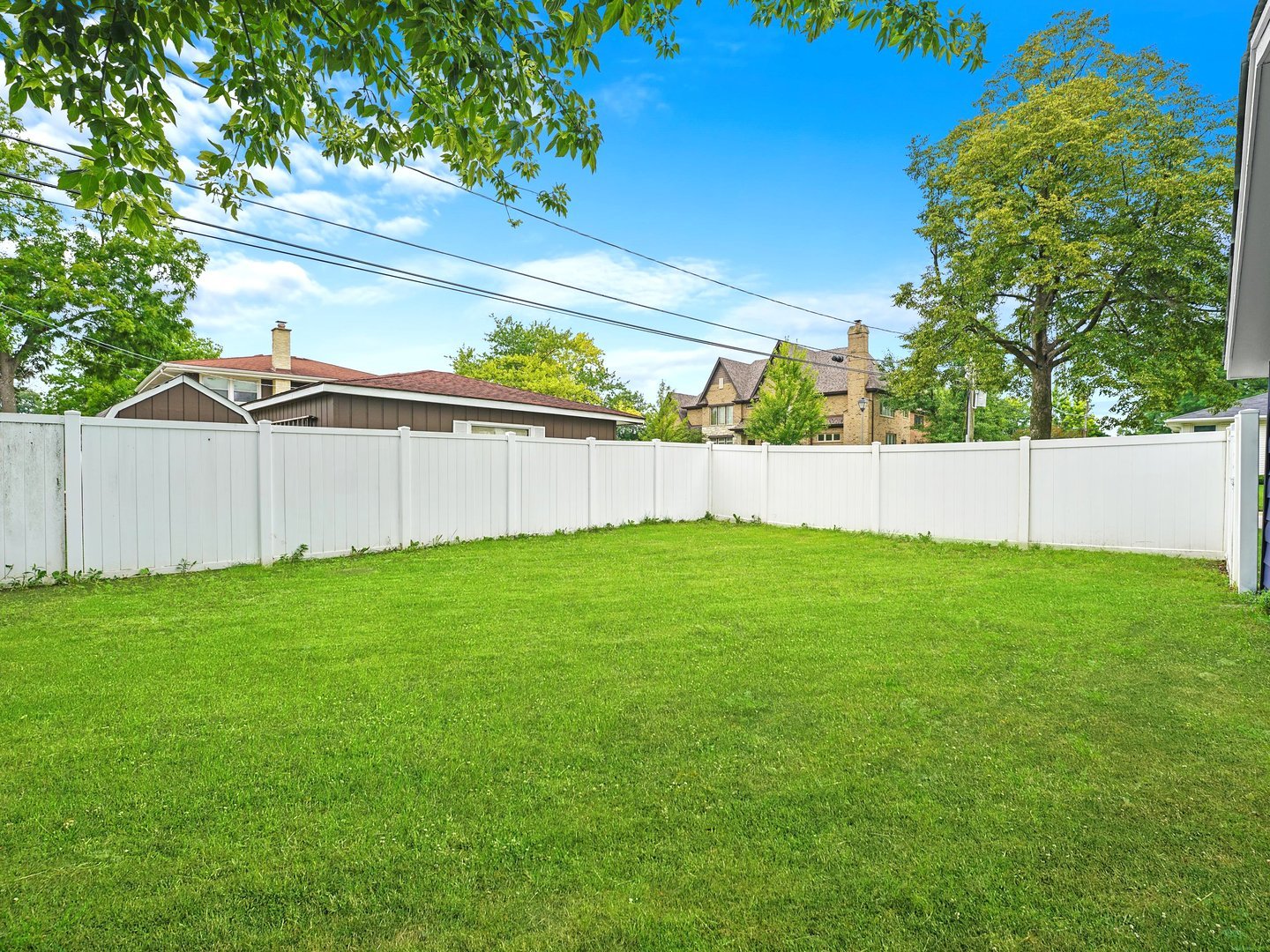 172 E North End Avenue