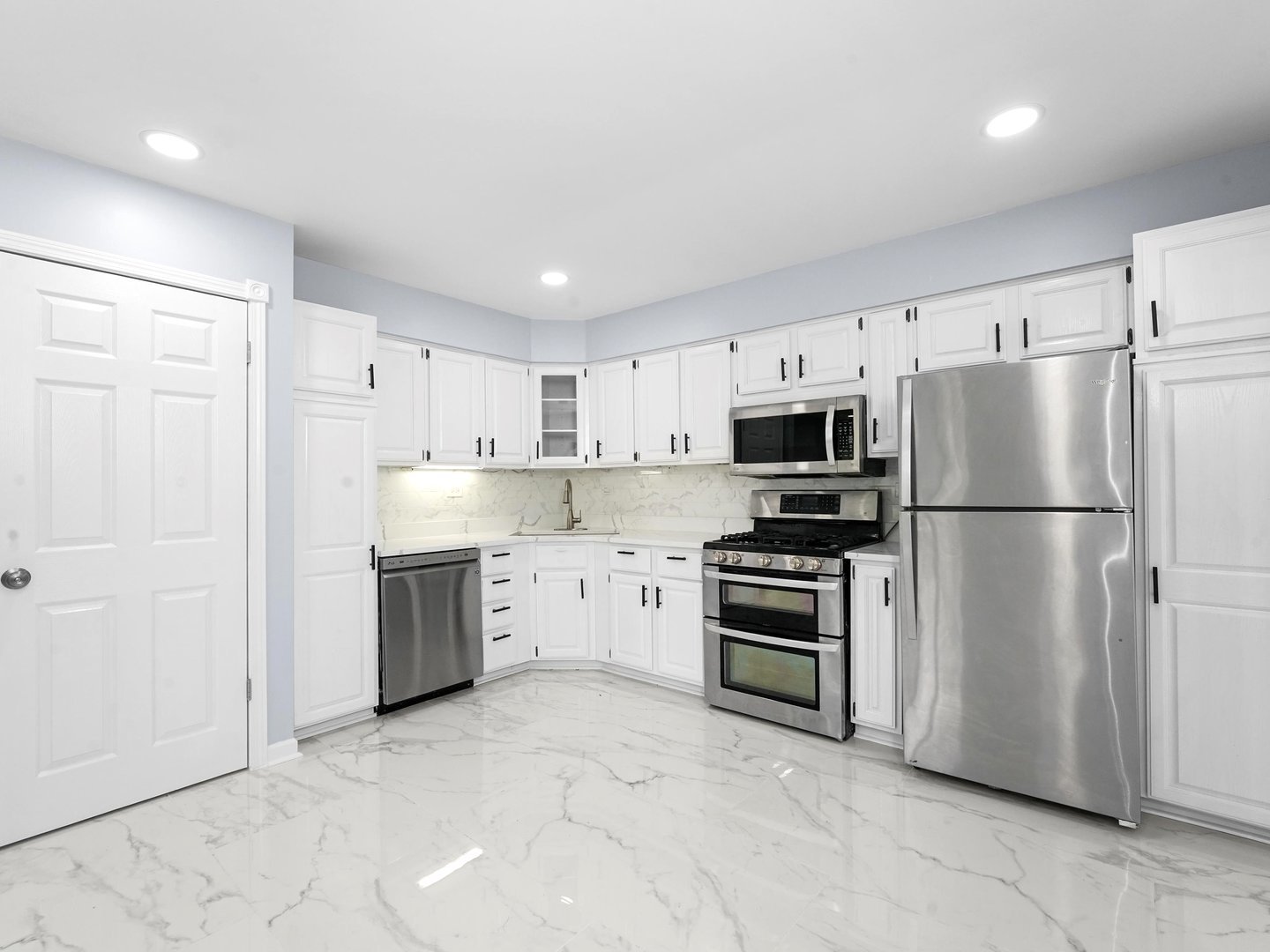 172 E North End Avenue