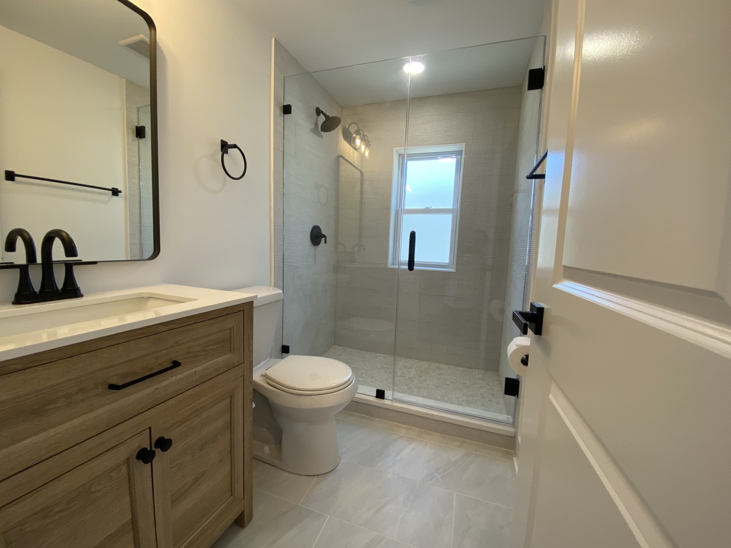 3826 N Pacific Avenue