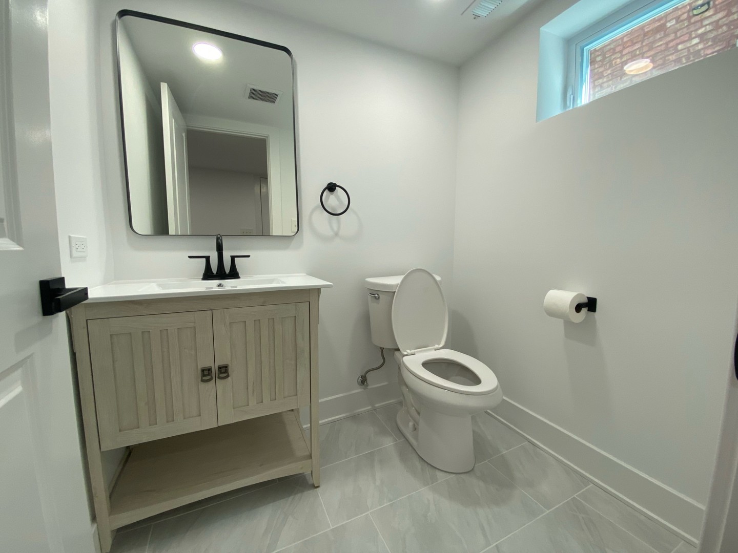 3826 N Pacific Avenue