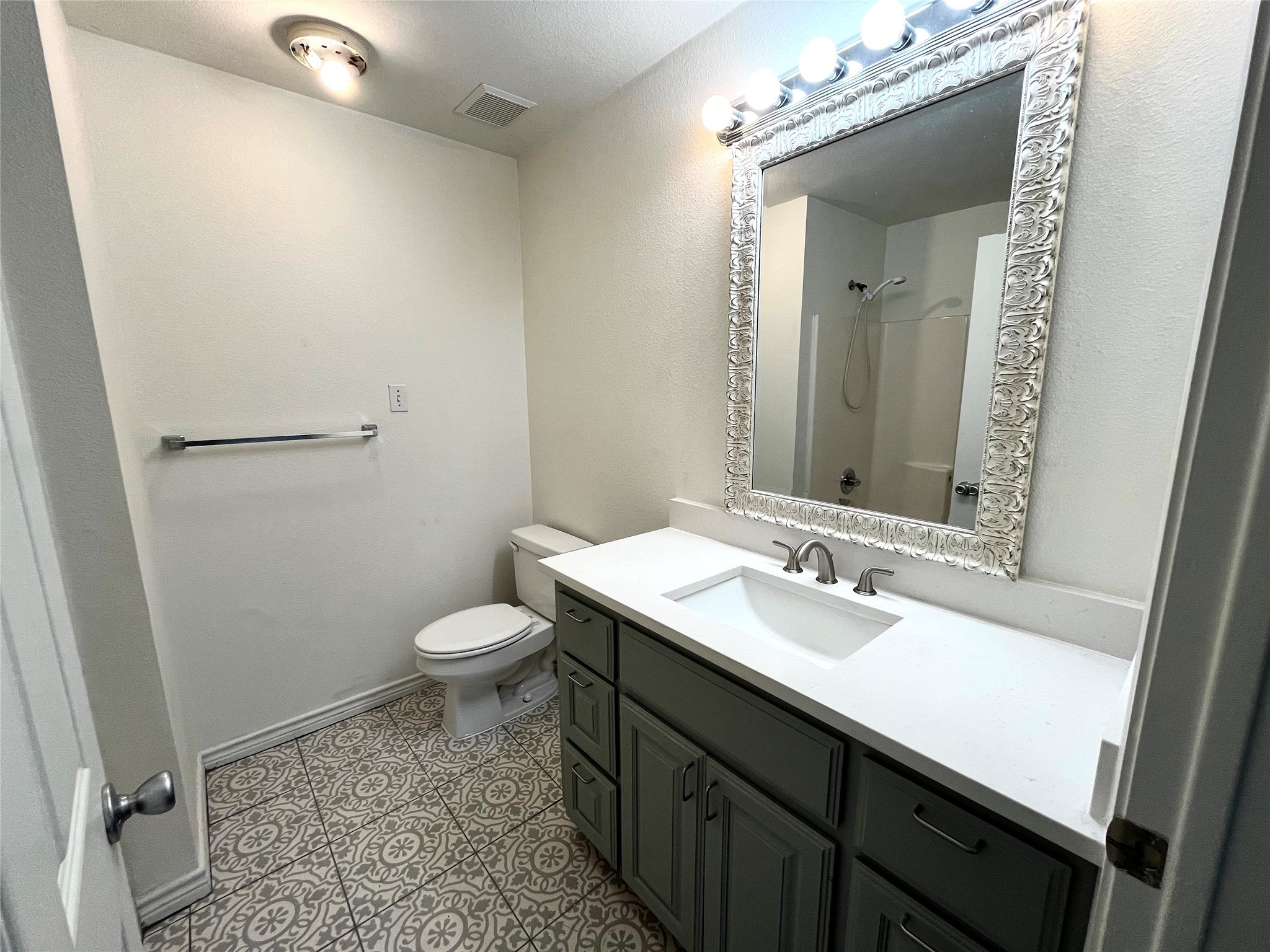505 W Walnut Street