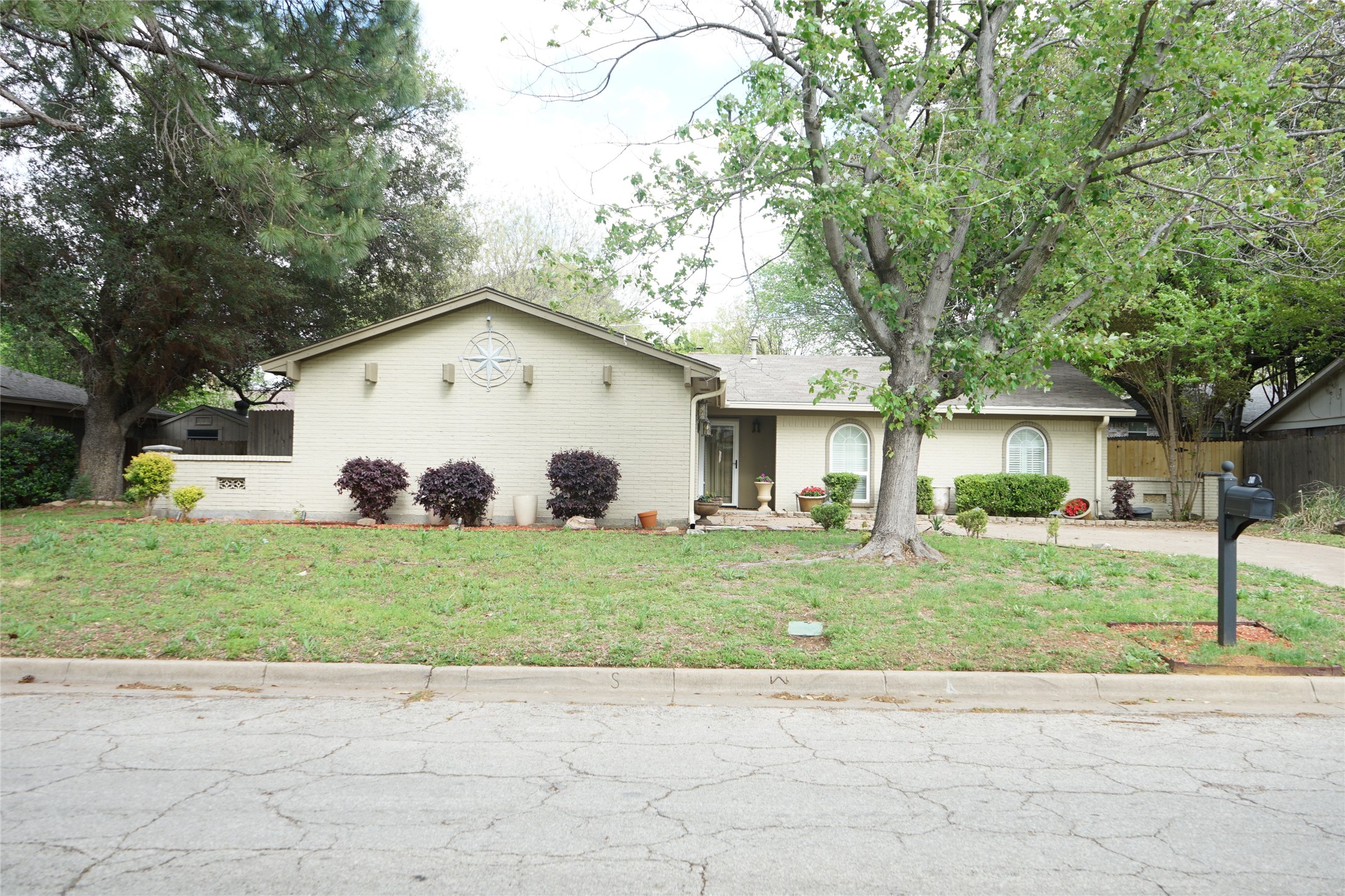 2401 San Diego Drive