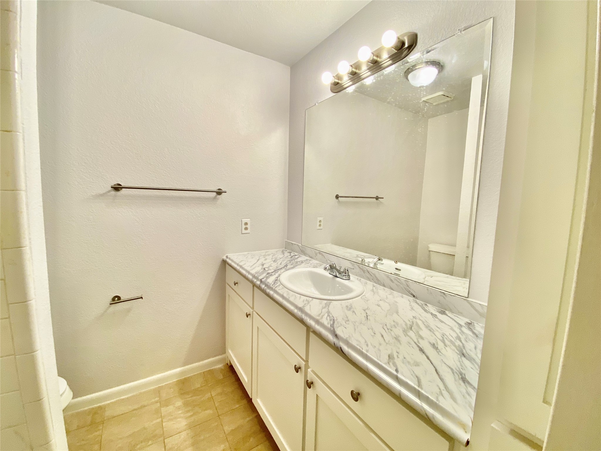 1213/1215 Mill Valley Drive 2