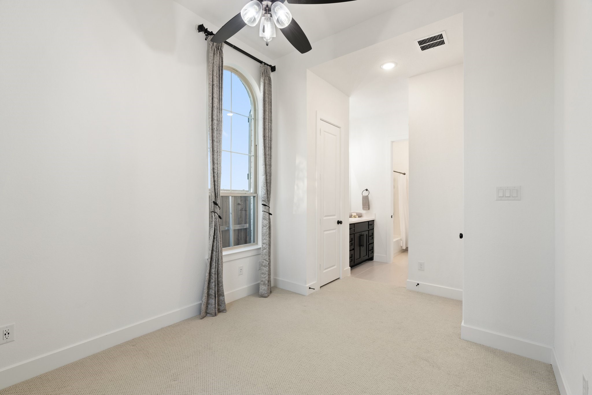 4401 Paintbrush Way