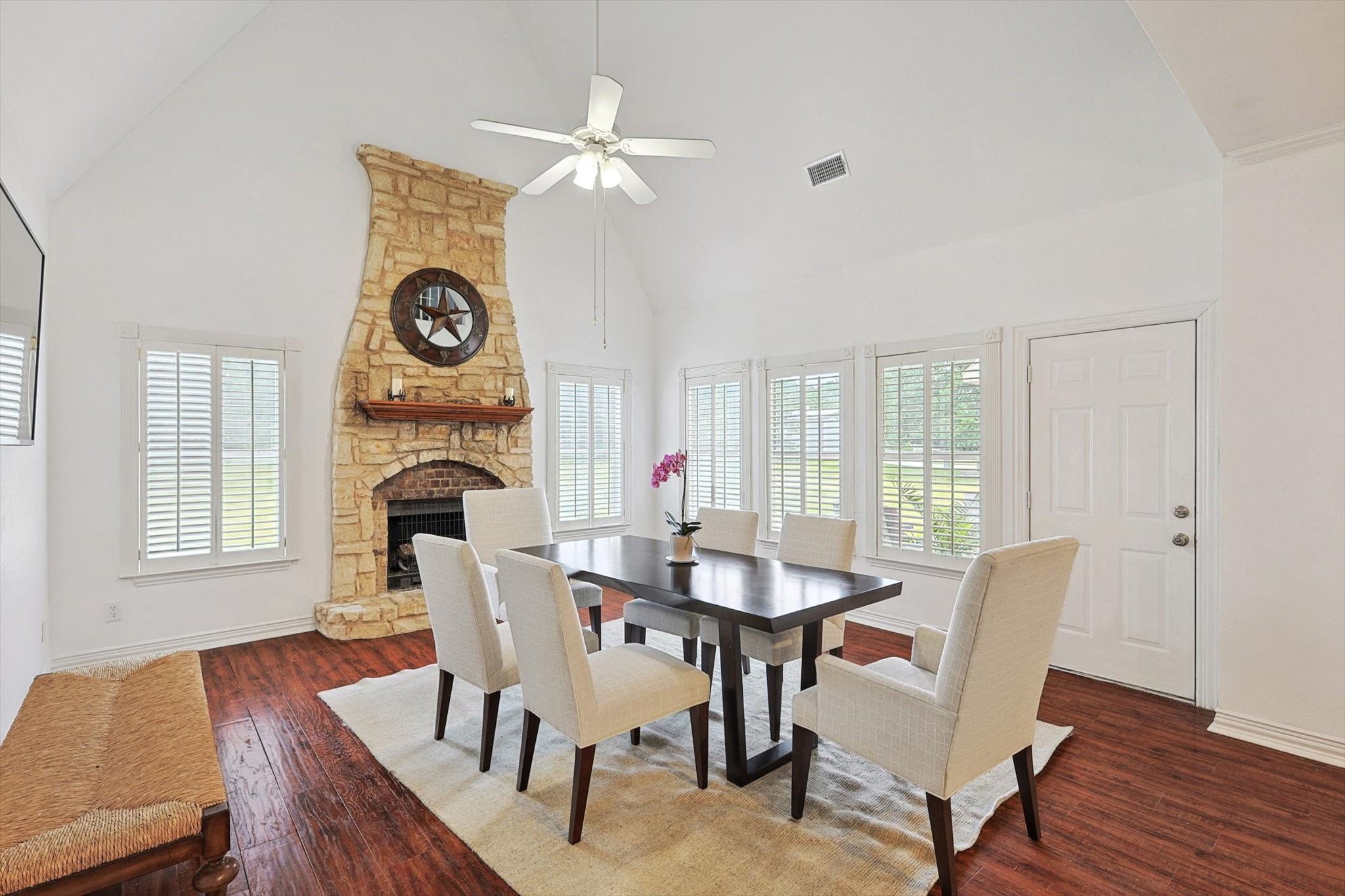 1413 Rolling Acres Drive