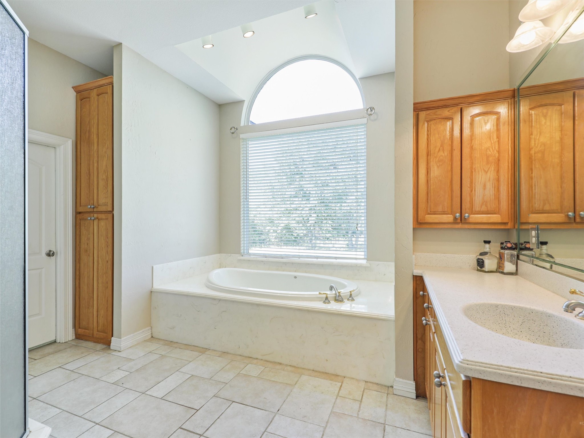 1066 Rr Hightower Lane