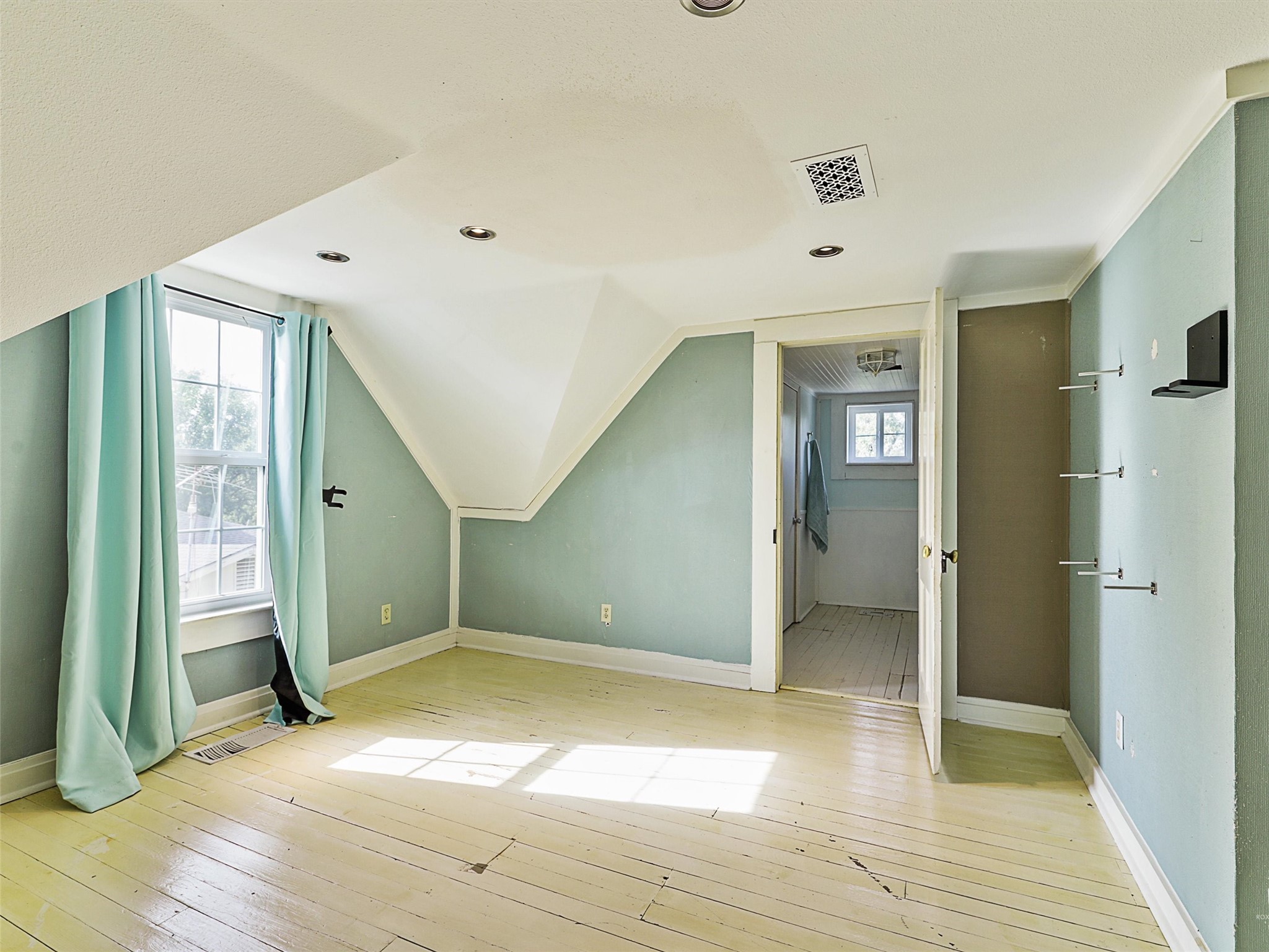 607 W Walnut Street