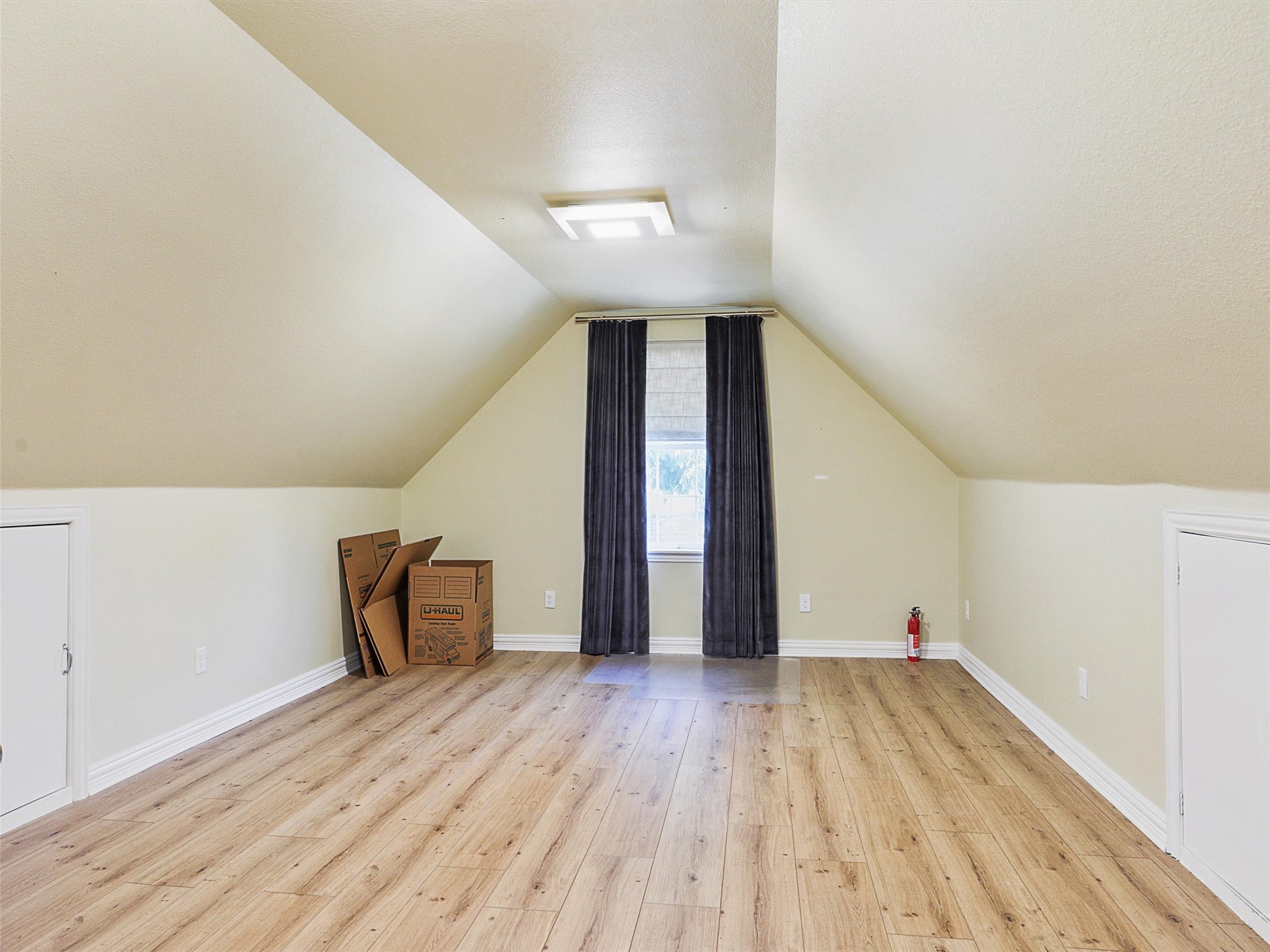 607 W Walnut Street