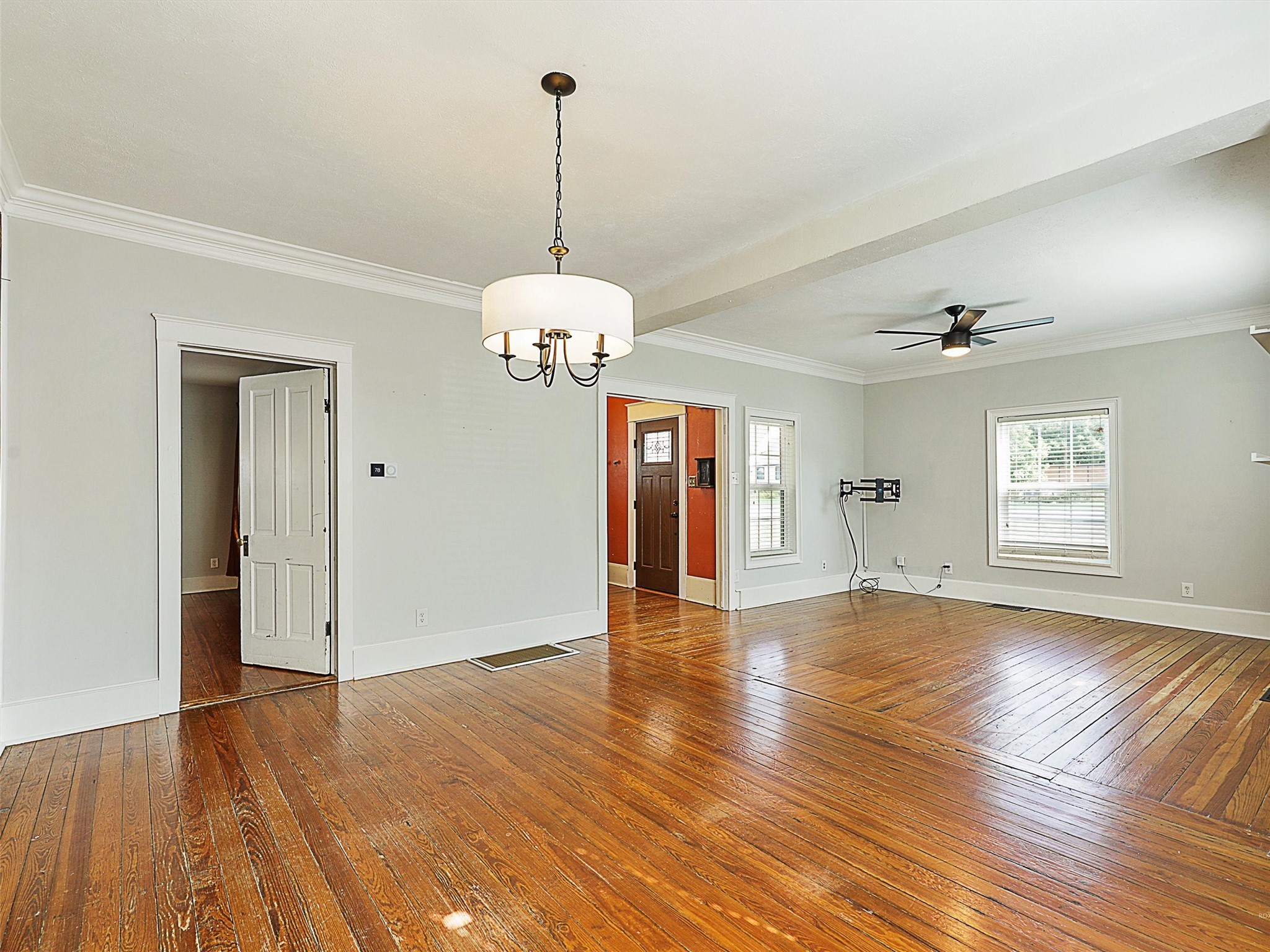 607 W Walnut Street