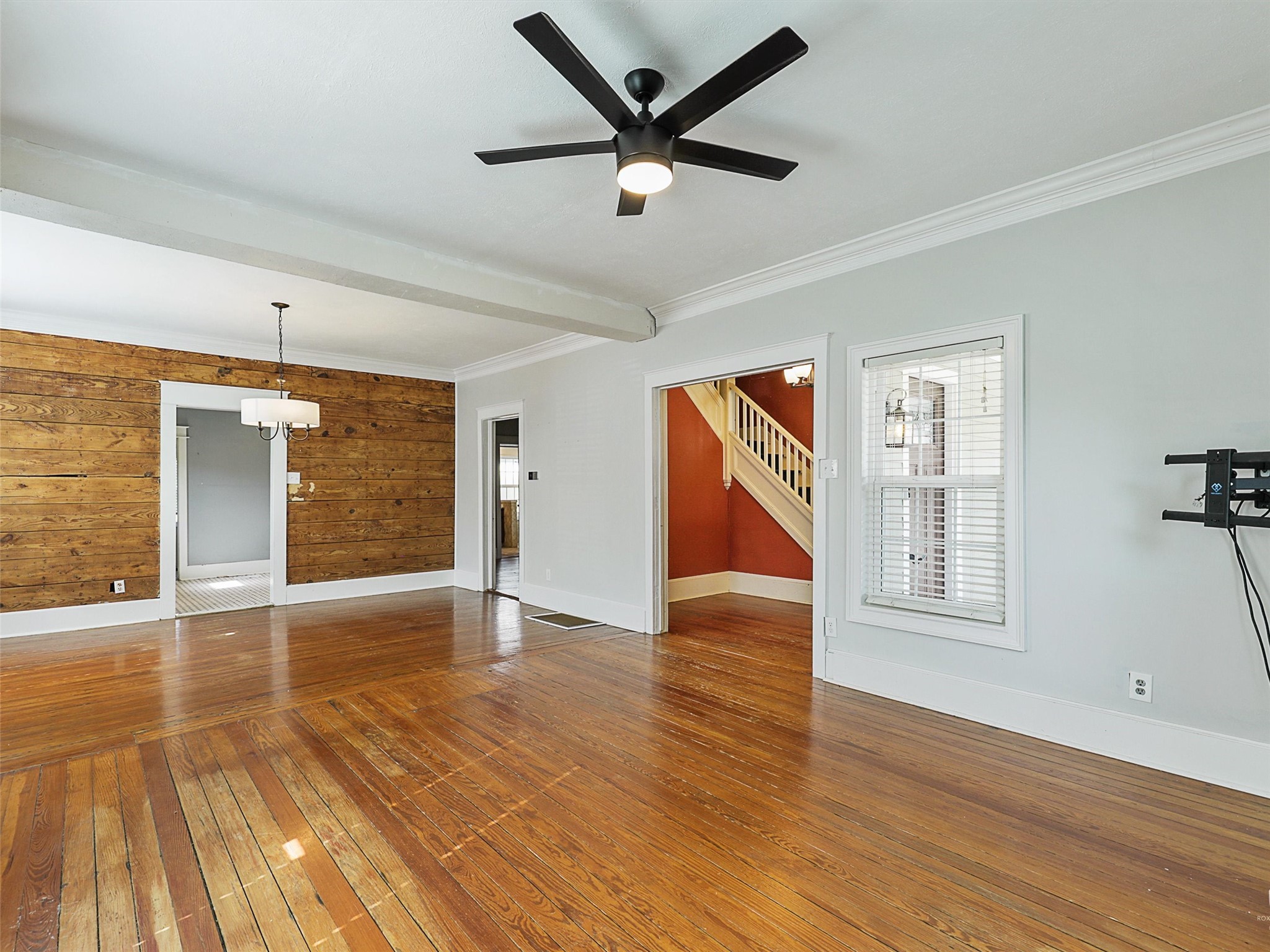 607 W Walnut Street