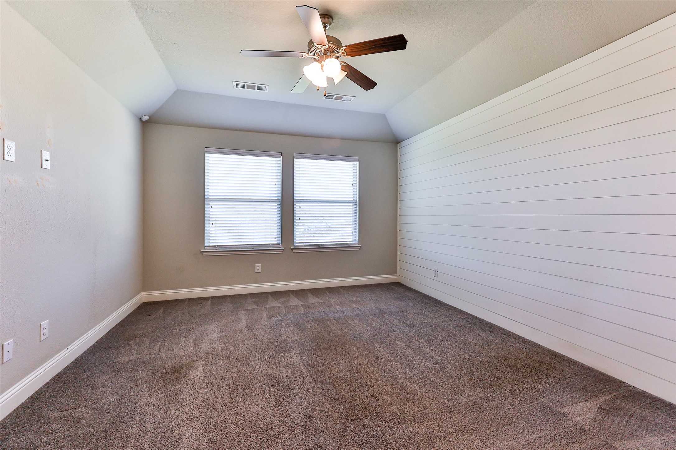 1404 Macaw Court