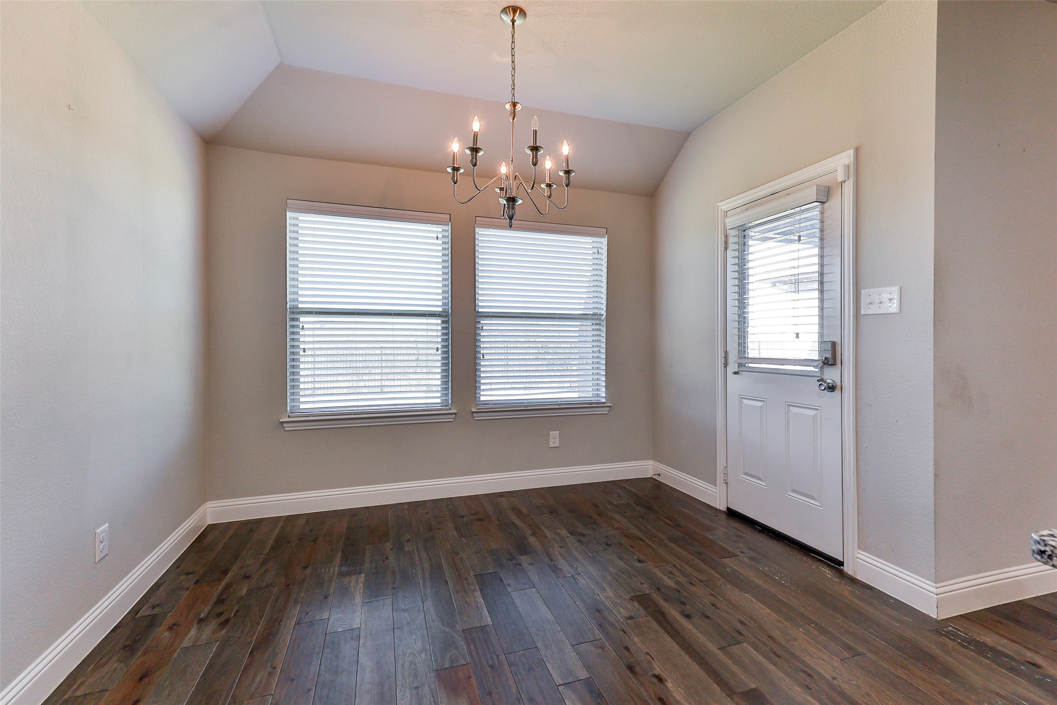 1404 Macaw Court