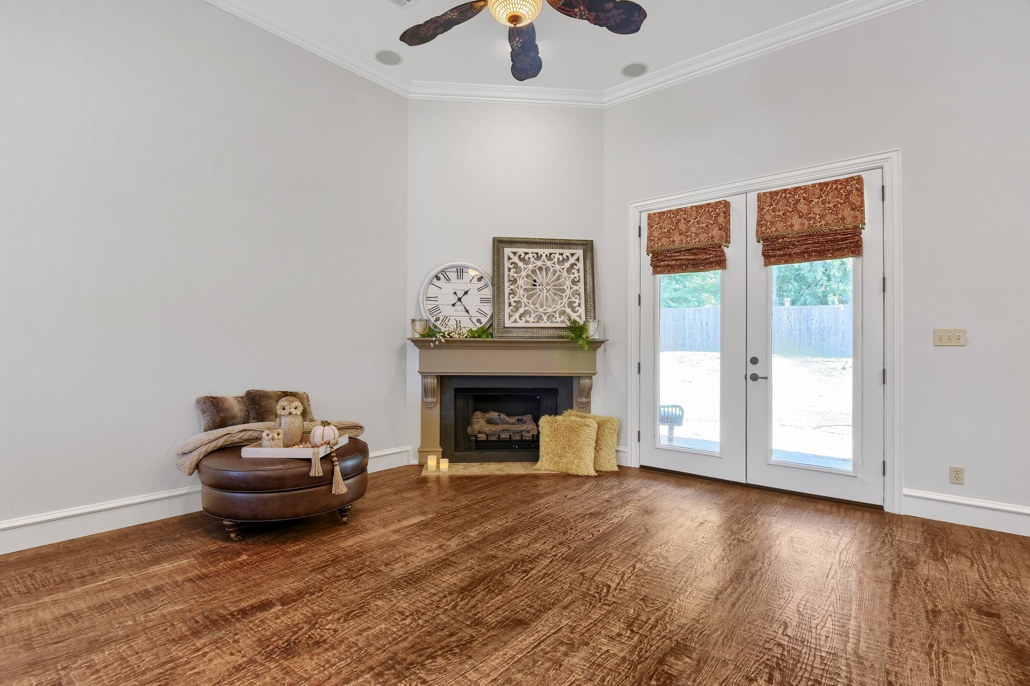 3121 Rivercrest Drive