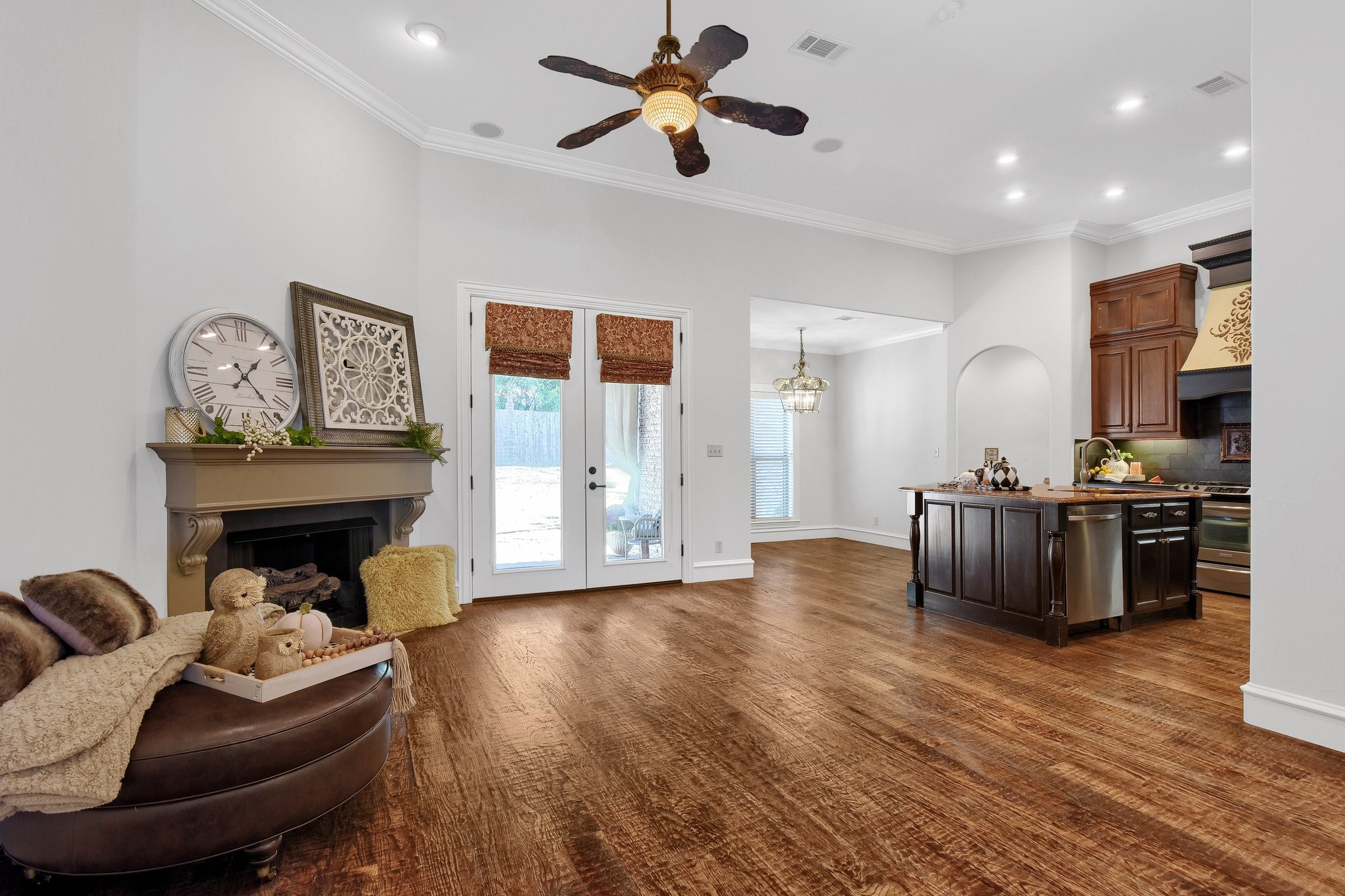 3121 Rivercrest Drive