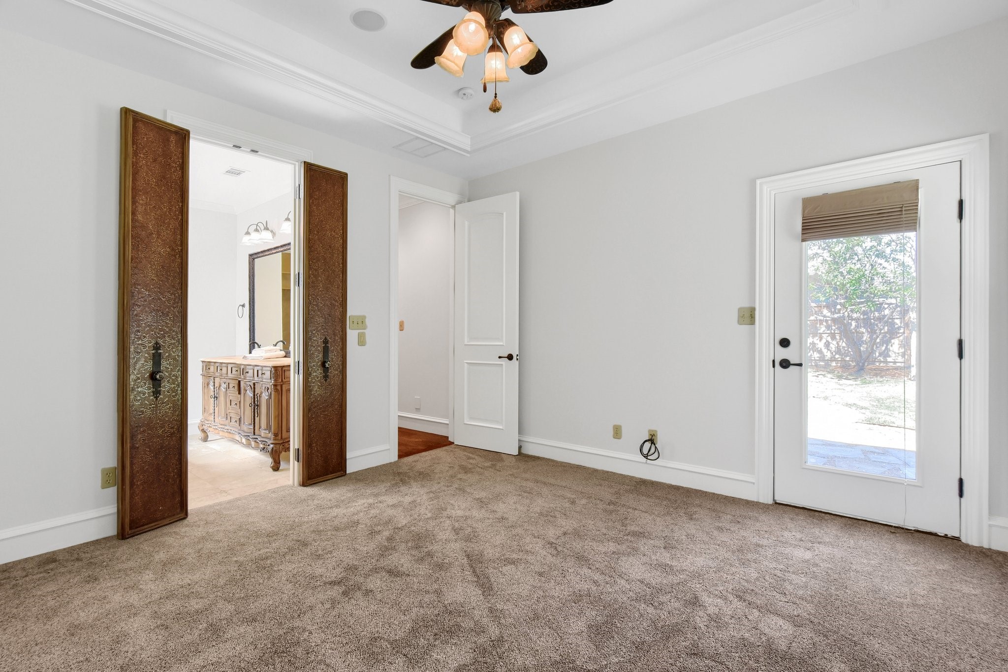 3121 Rivercrest Drive