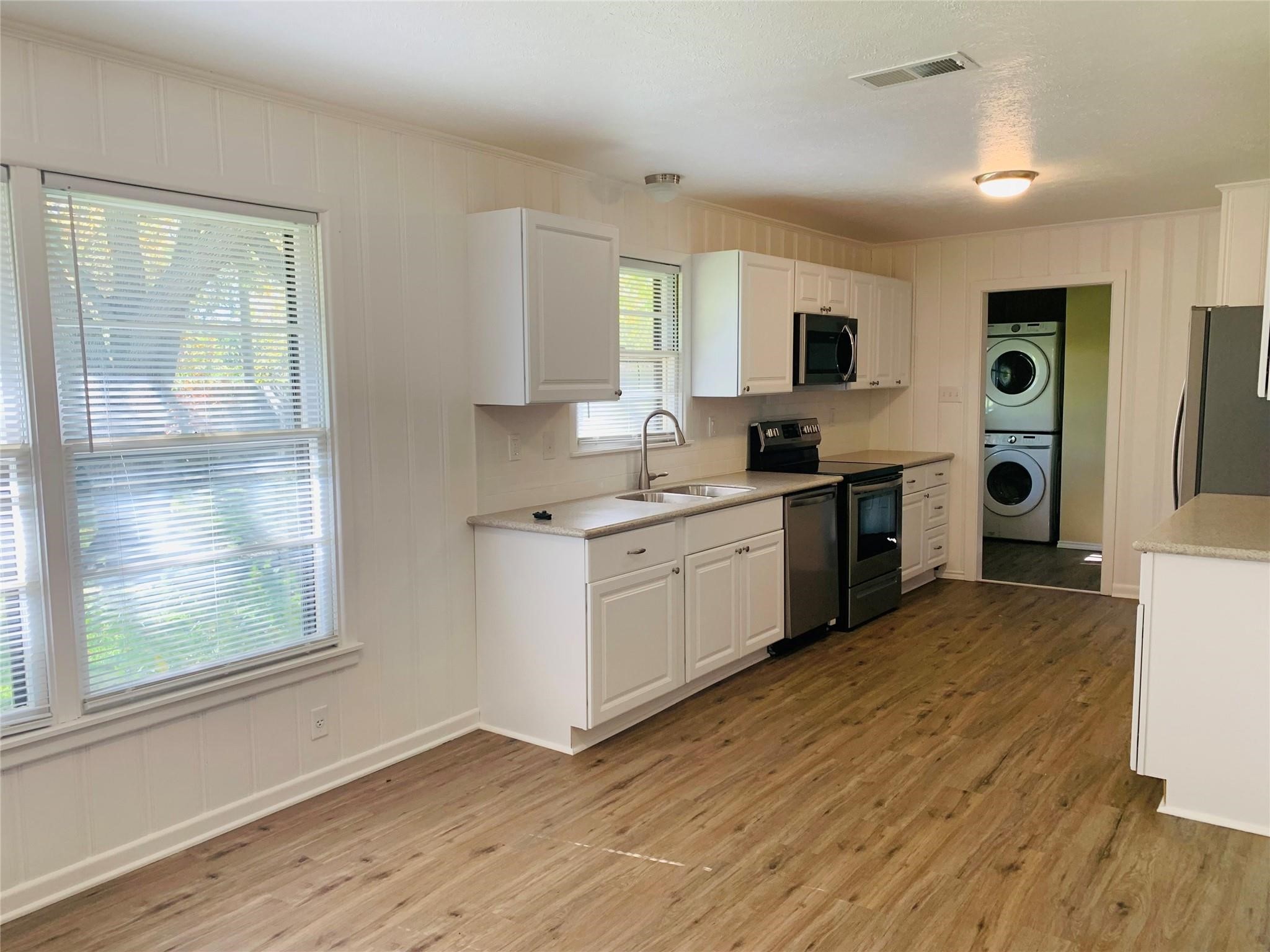 1800 W College Street