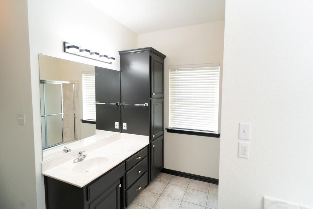 6393 Lone Star Lane